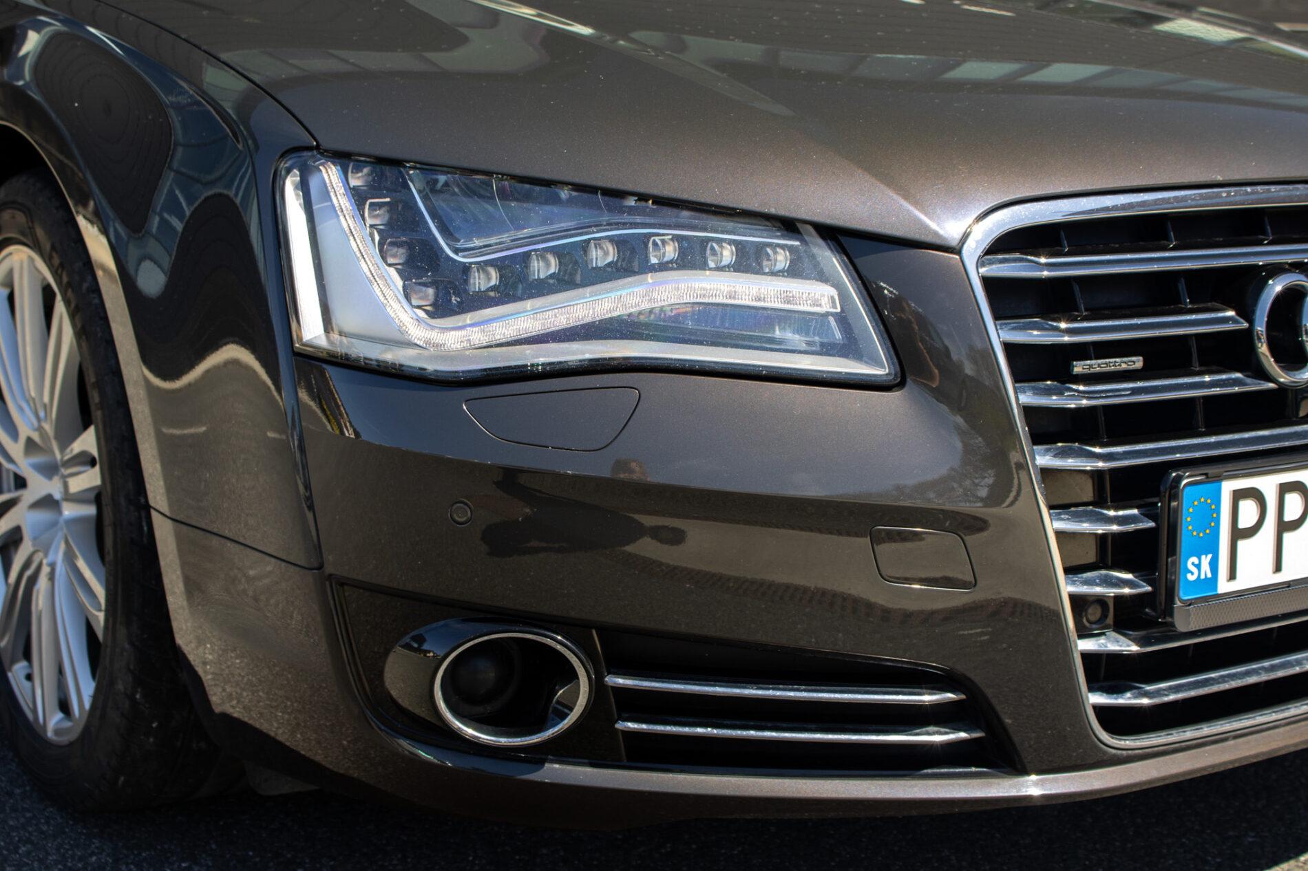2013 AUDI A8, šedá sedan, 136 136 km