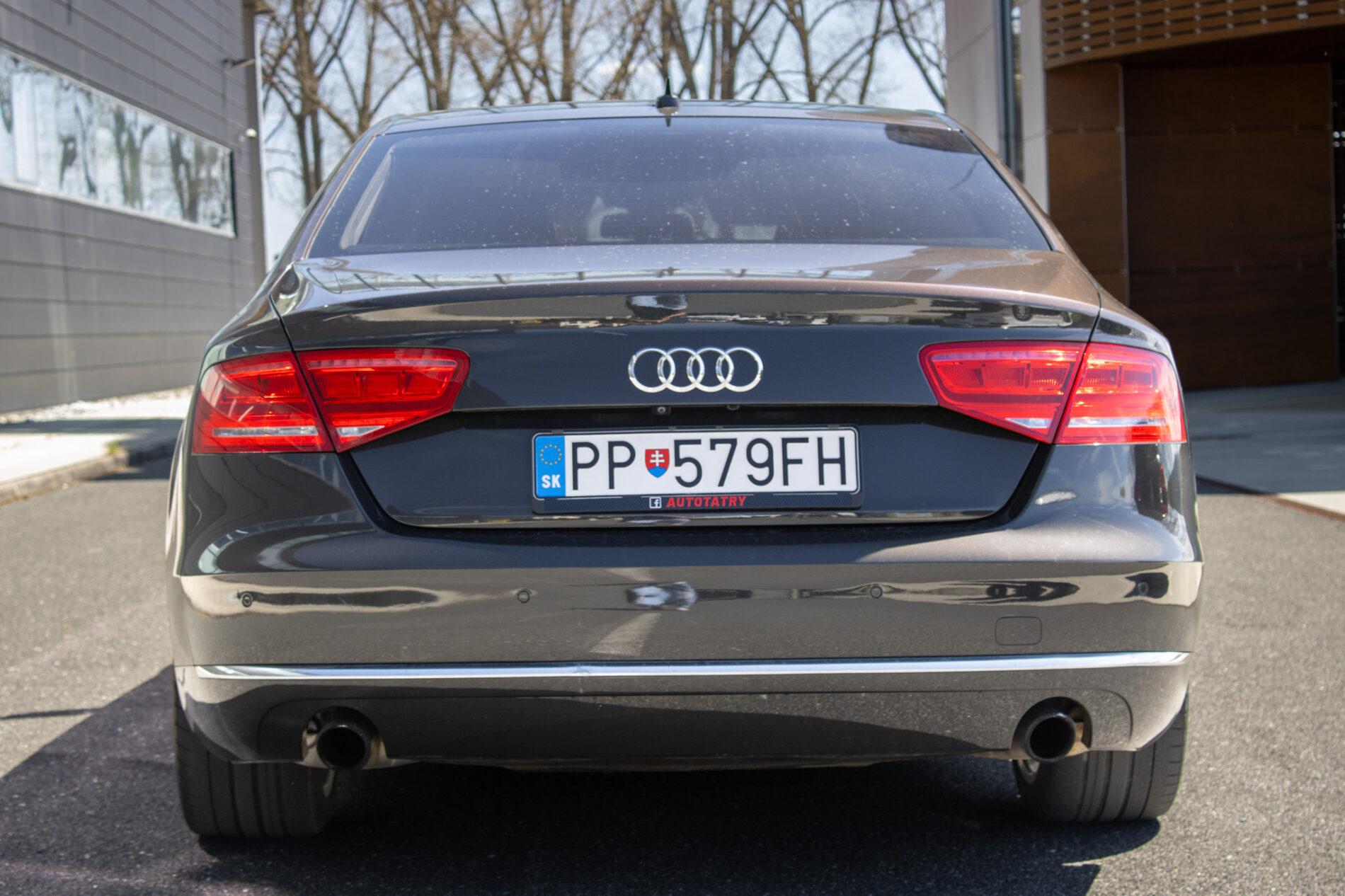 2013 AUDI A8, šedá sedan, 136 136 km