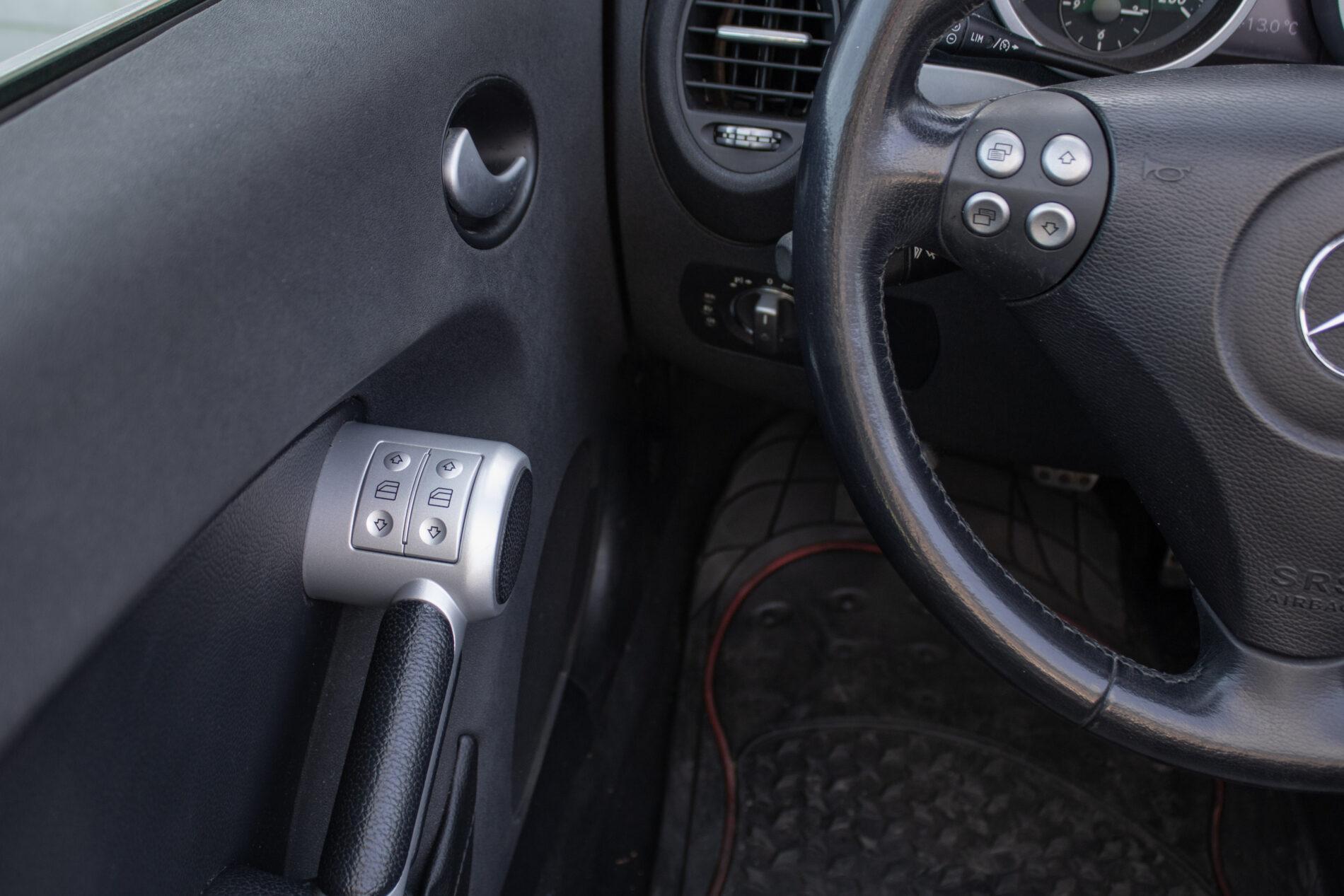 2006 Mercedes-Benz SLK 200 Komp., stříbrná kabriolet, 87 500 km