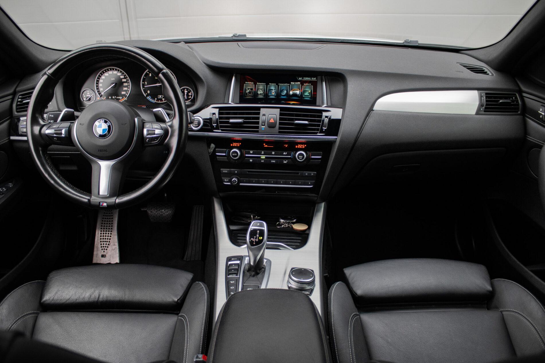 2018 BMW X4 35d, stříbrná suv, 128 717 km