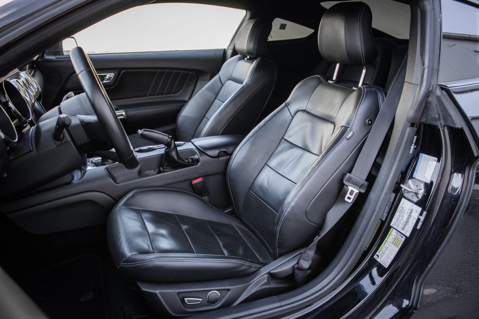 2016 Ford Mustang GT, černá kupé, 84 537 km