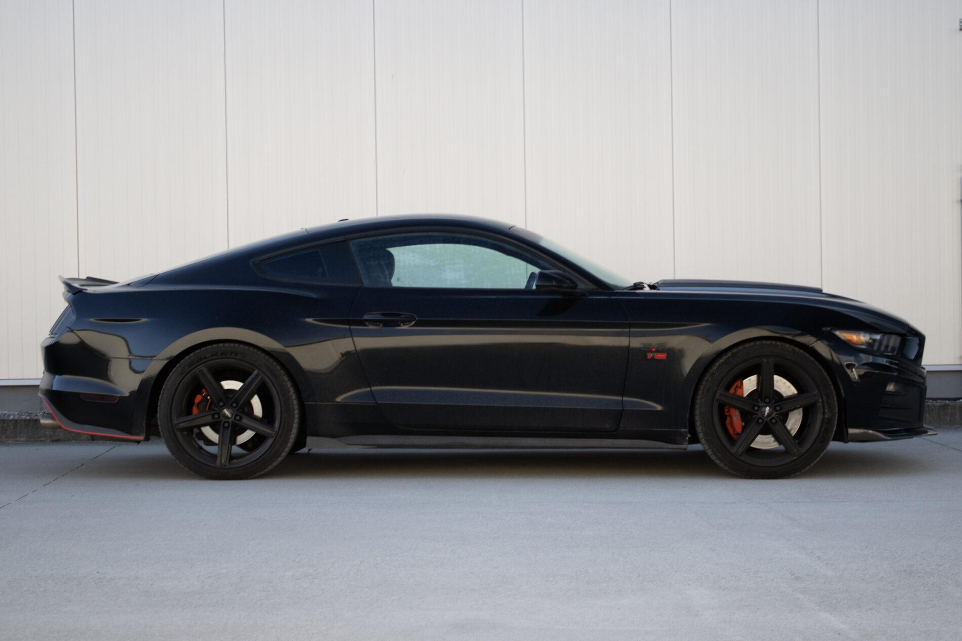 2016 Ford Mustang GT, černá kupé, 84 537 km