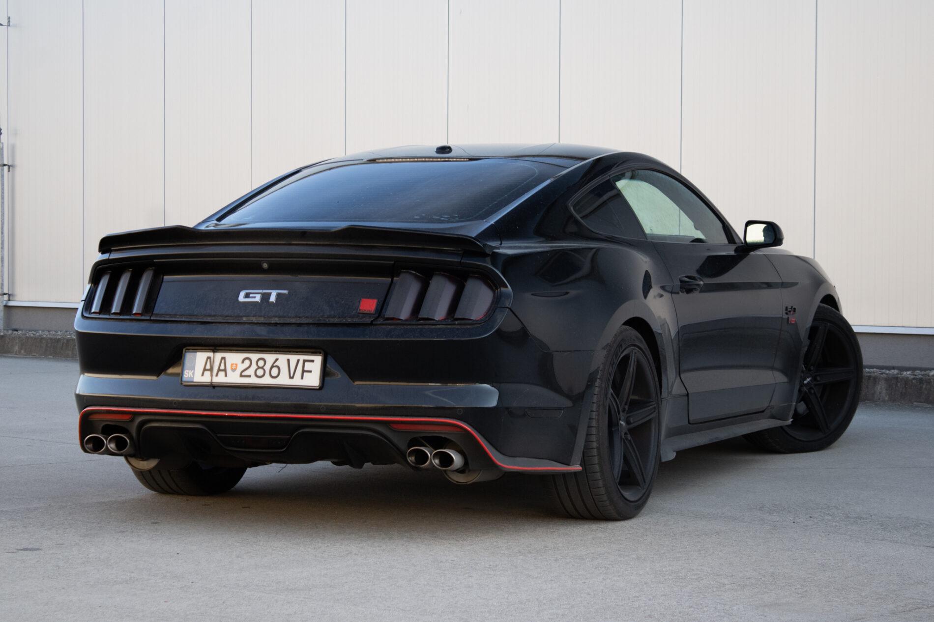 2016 Ford Mustang GT, černá kupé, 84 537 km