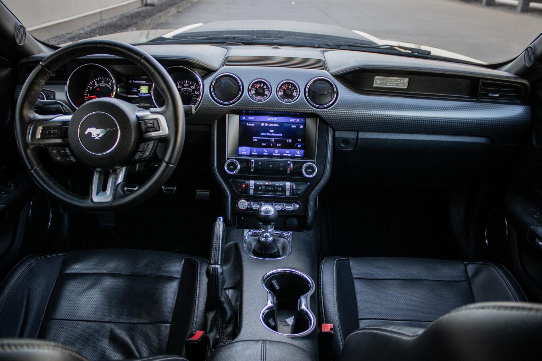 2016 Ford Mustang GT, černá kupé, 84 537 km