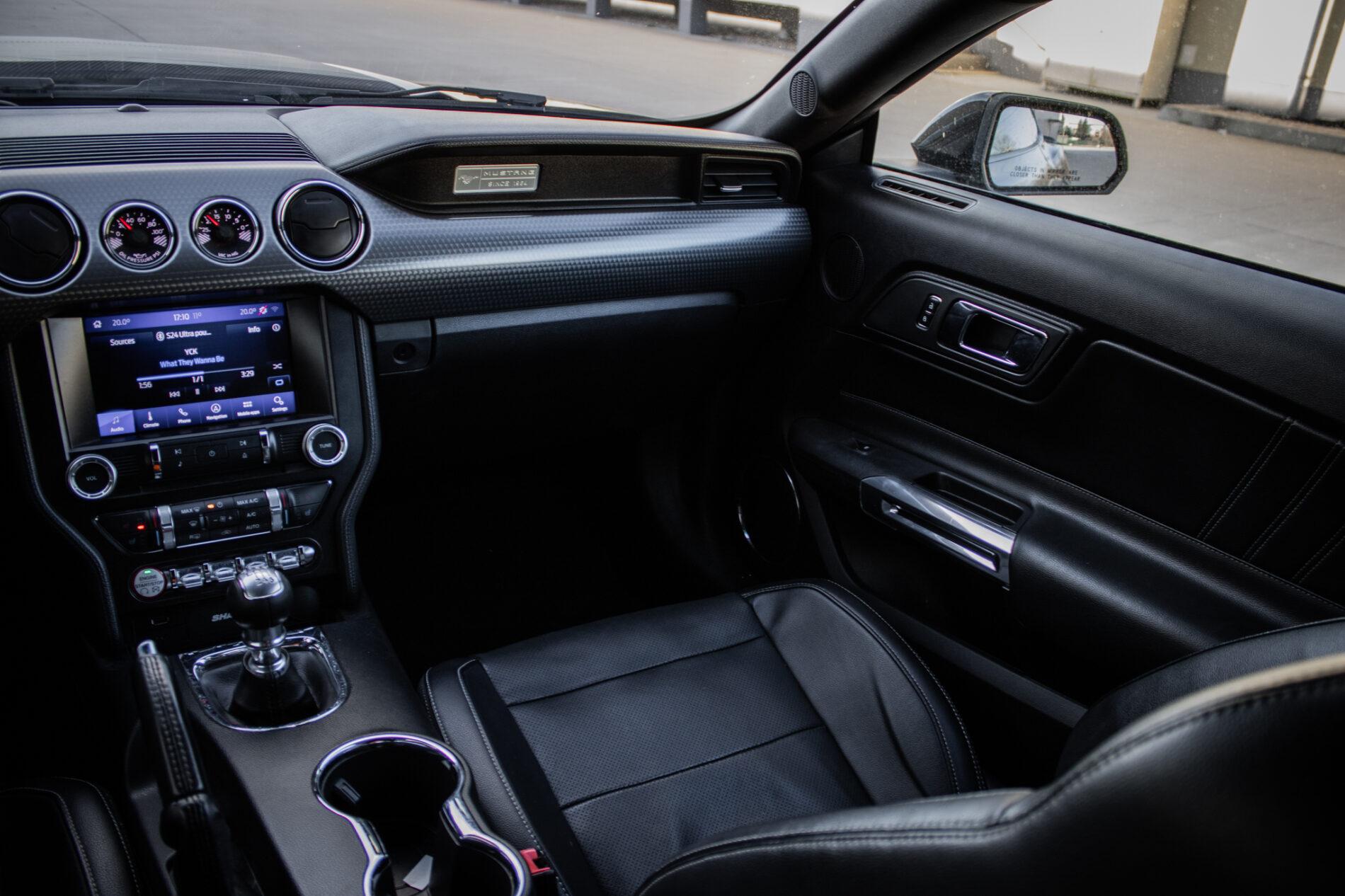 2016 Ford Mustang GT, černá kupé, 84 537 km