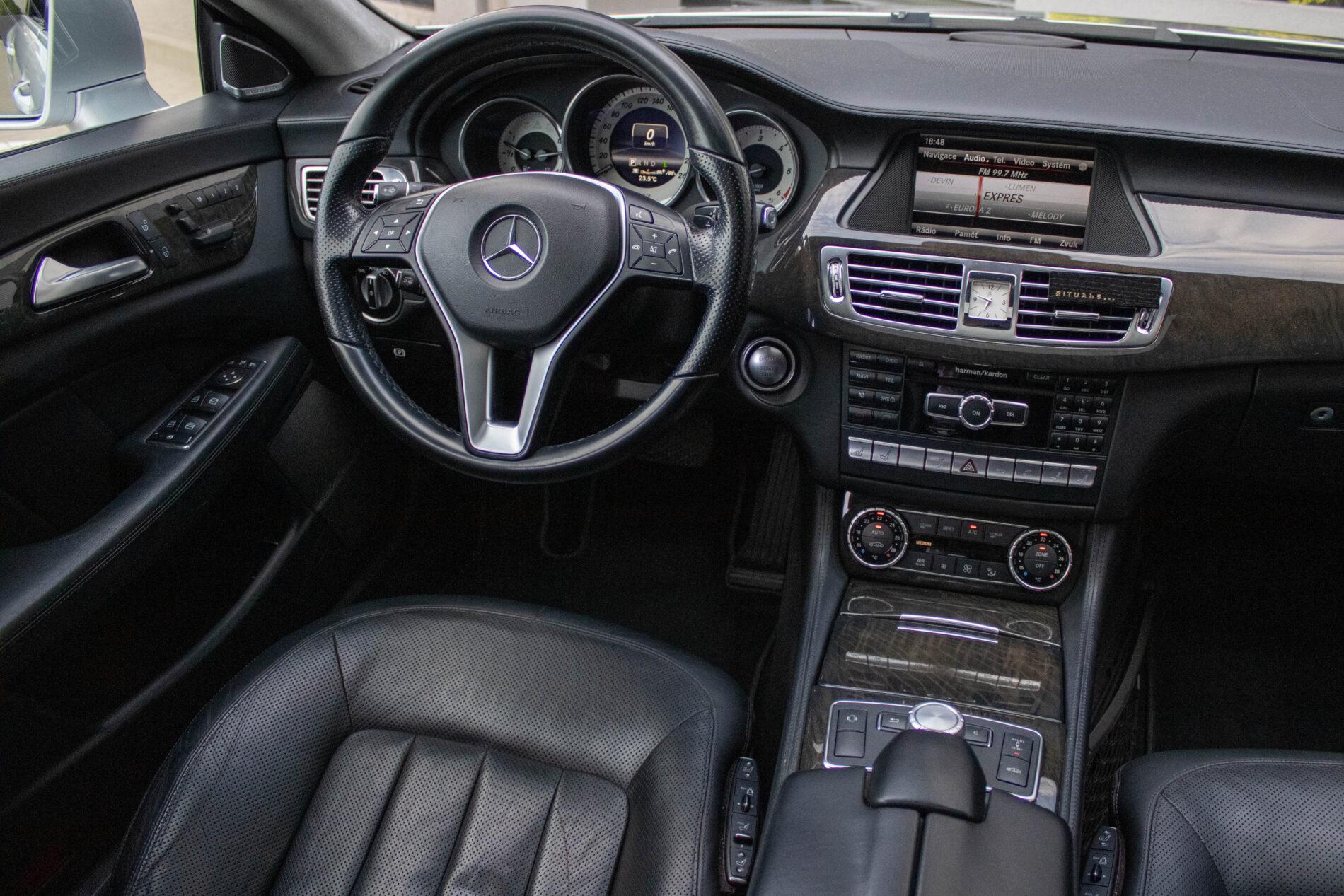 2013 Mercedes-Benz CLS 350 CDI, šedá kombi, 256 400 km