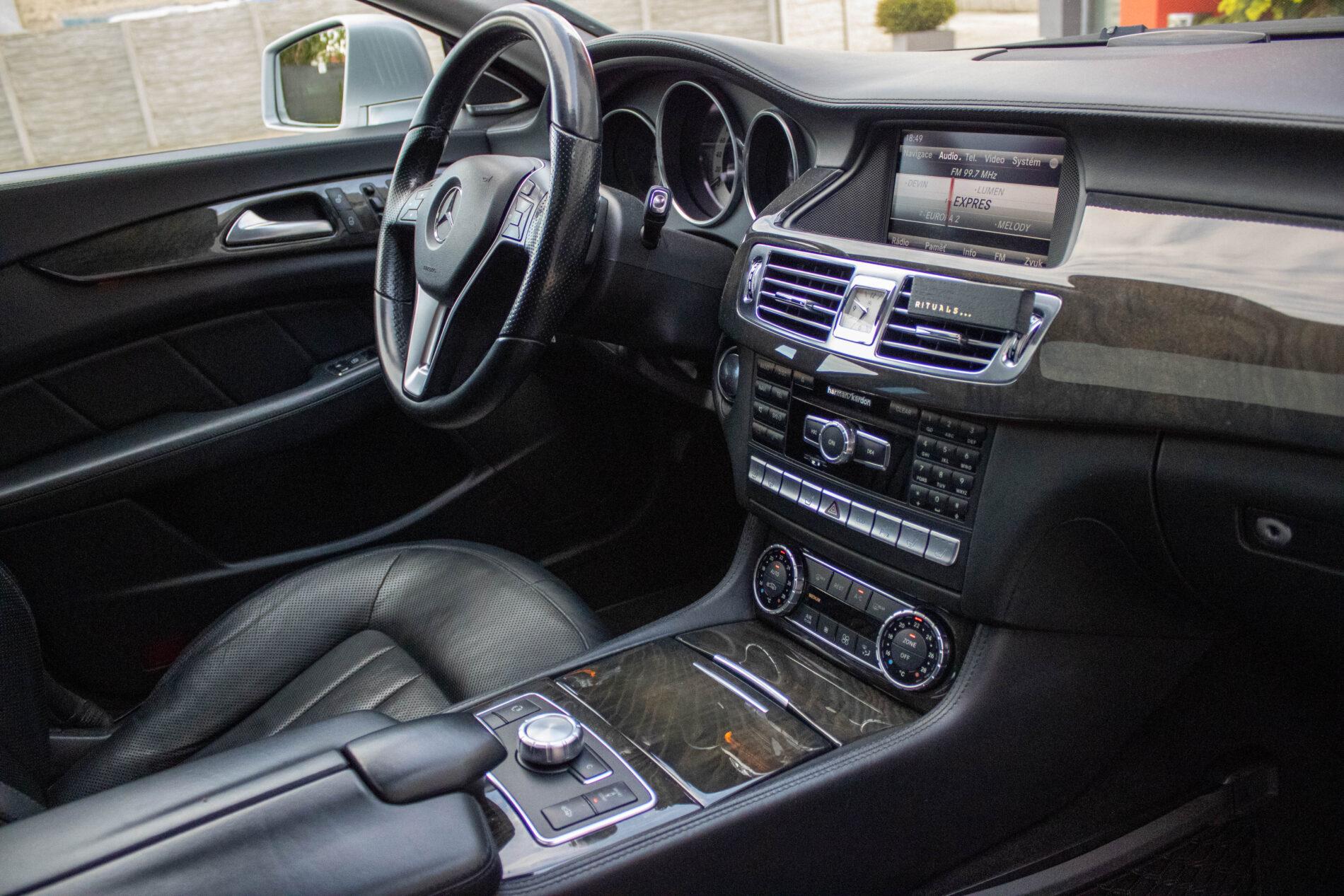 2013 Mercedes-Benz CLS 350 CDI, šedá kombi, 256 400 km