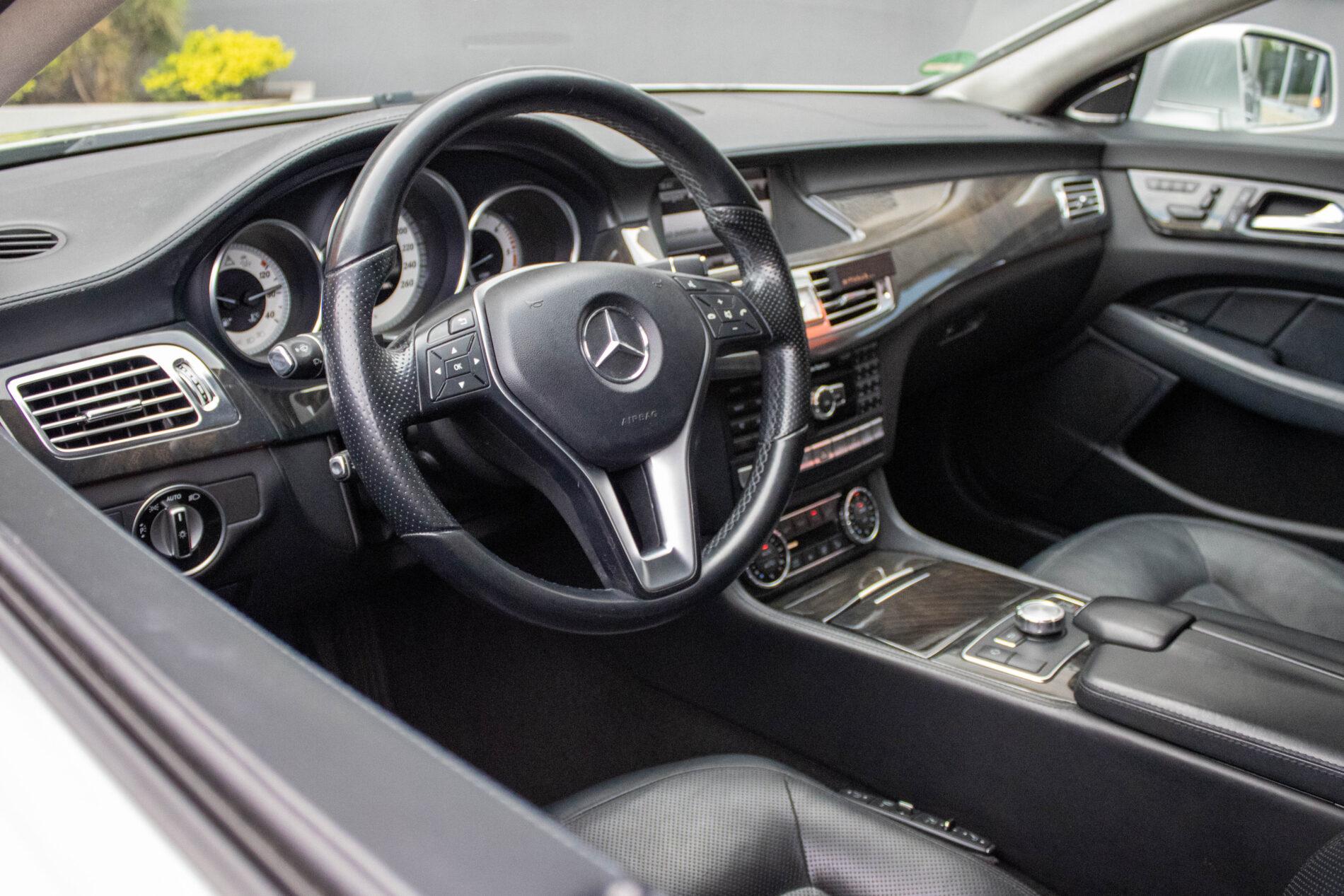 2013 Mercedes-Benz CLS 350 CDI, šedá kombi, 256 400 km