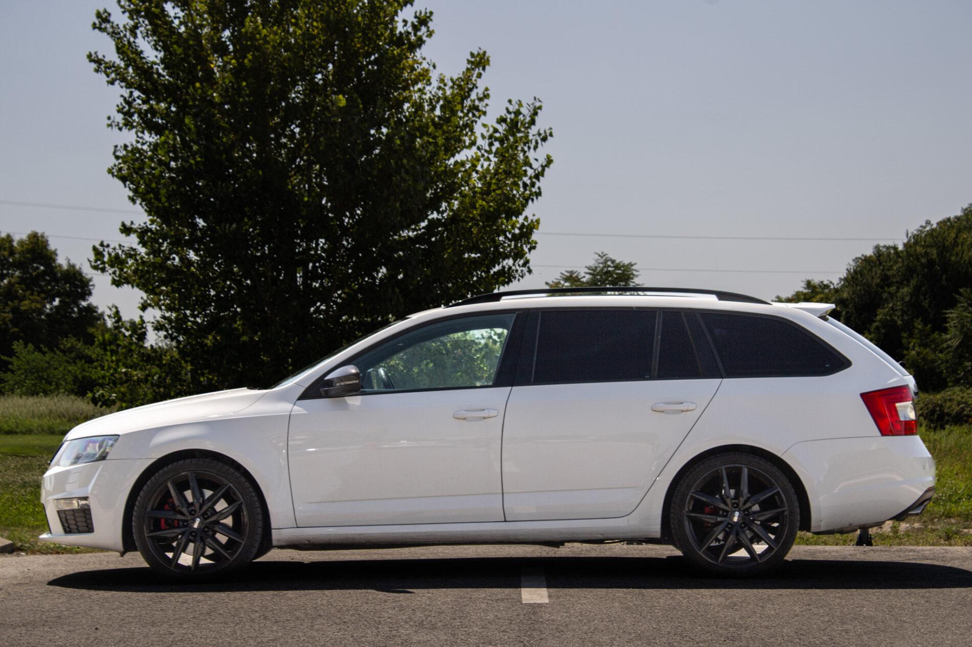 2014 Skoda Octavia RS, bílá kombi, 171 532 km