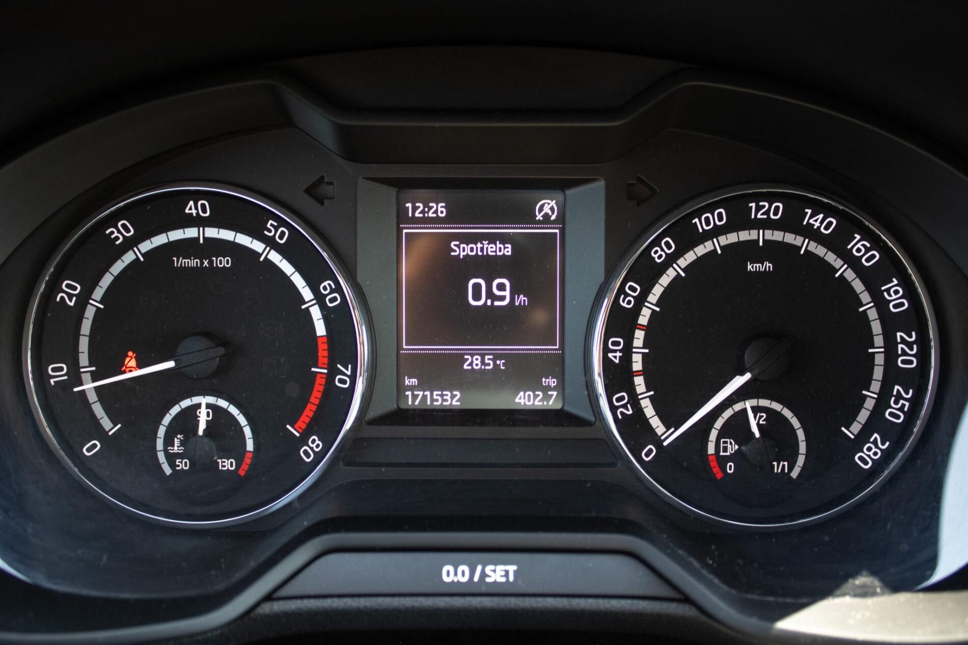 2014 Skoda Octavia RS, bílá kombi, 171 532 km