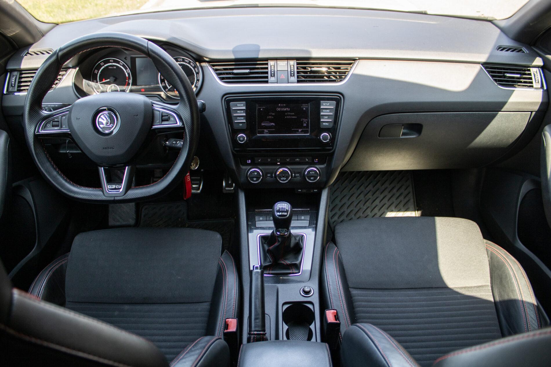 2014 Skoda Octavia RS, bílá kombi, 171 532 km