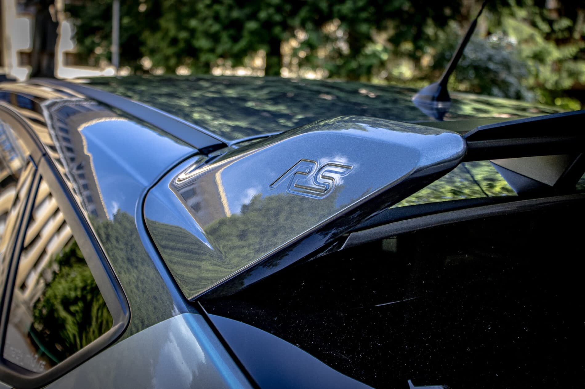 2017 Ford Focus RS, šedá hatchback, 86 326 km