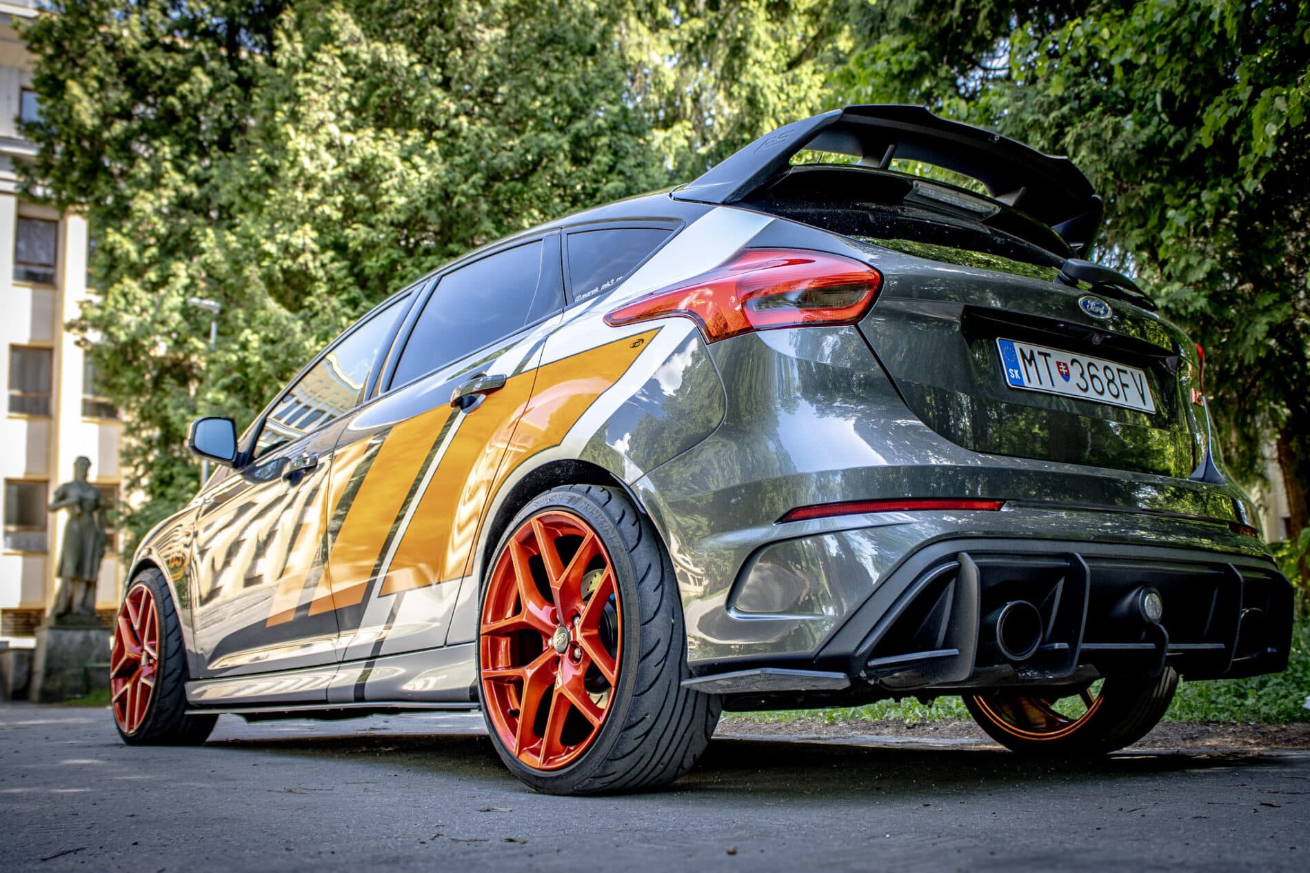 2017 Ford Focus RS, šedá hatchback, 86 326 km