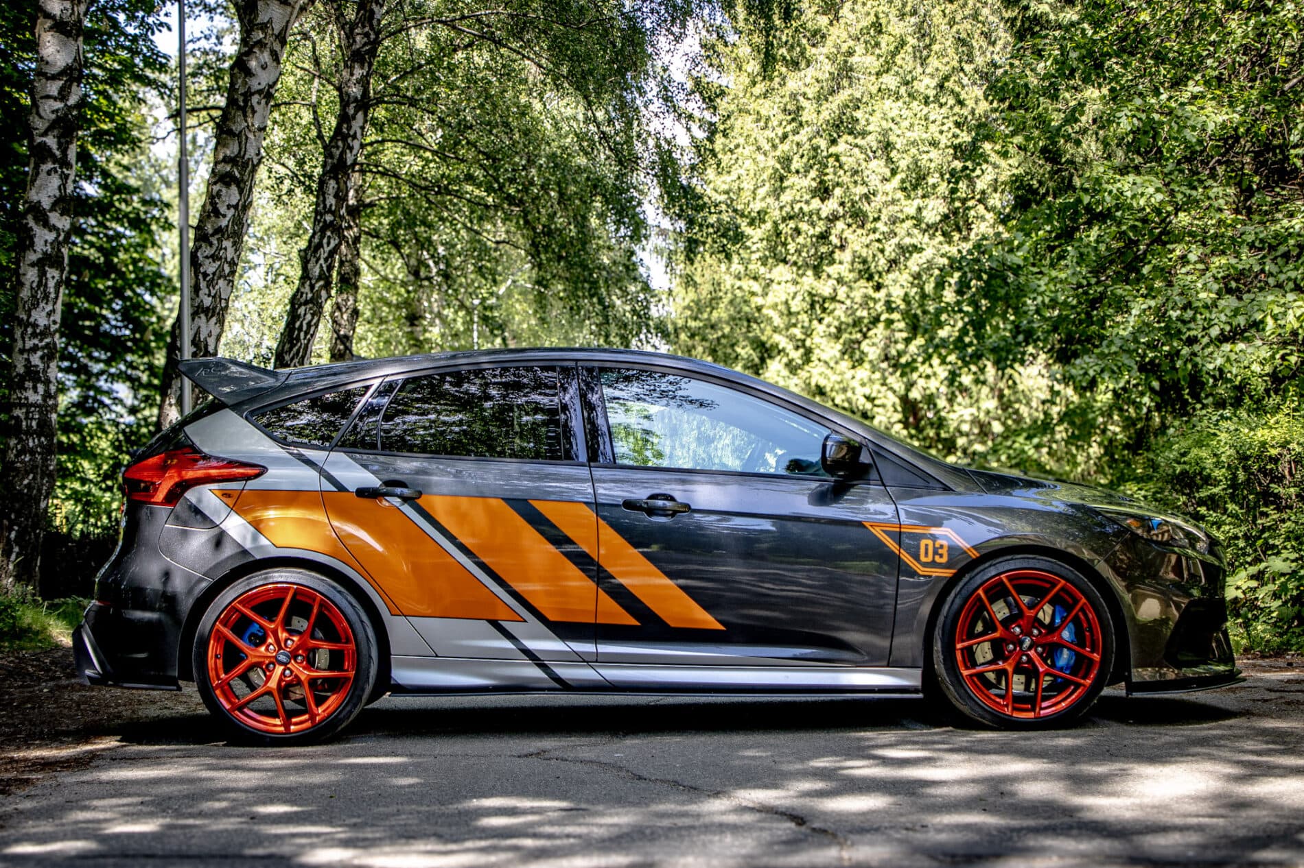 2017 Ford Focus RS, šedá hatchback, 86 326 km
