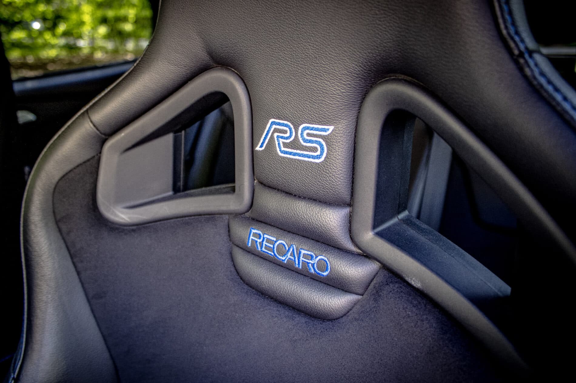 2017 Ford Focus RS, šedá hatchback, 86 326 km