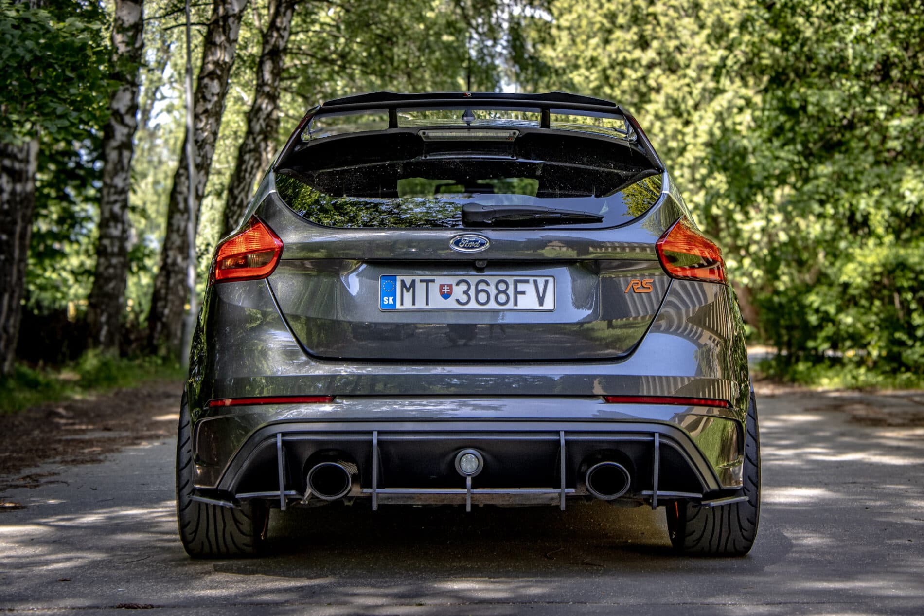 2017 Ford Focus RS, šedá hatchback, 86 326 km