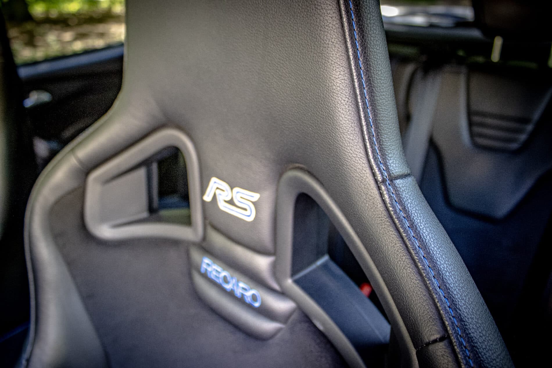2017 Ford Focus RS, šedá hatchback, 86 326 km