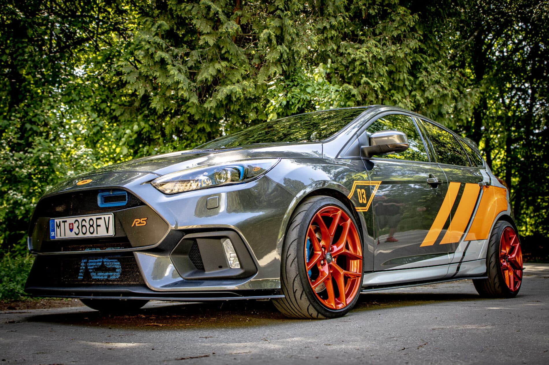 2017 Ford Focus RS, šedá hatchback, 86 326 km