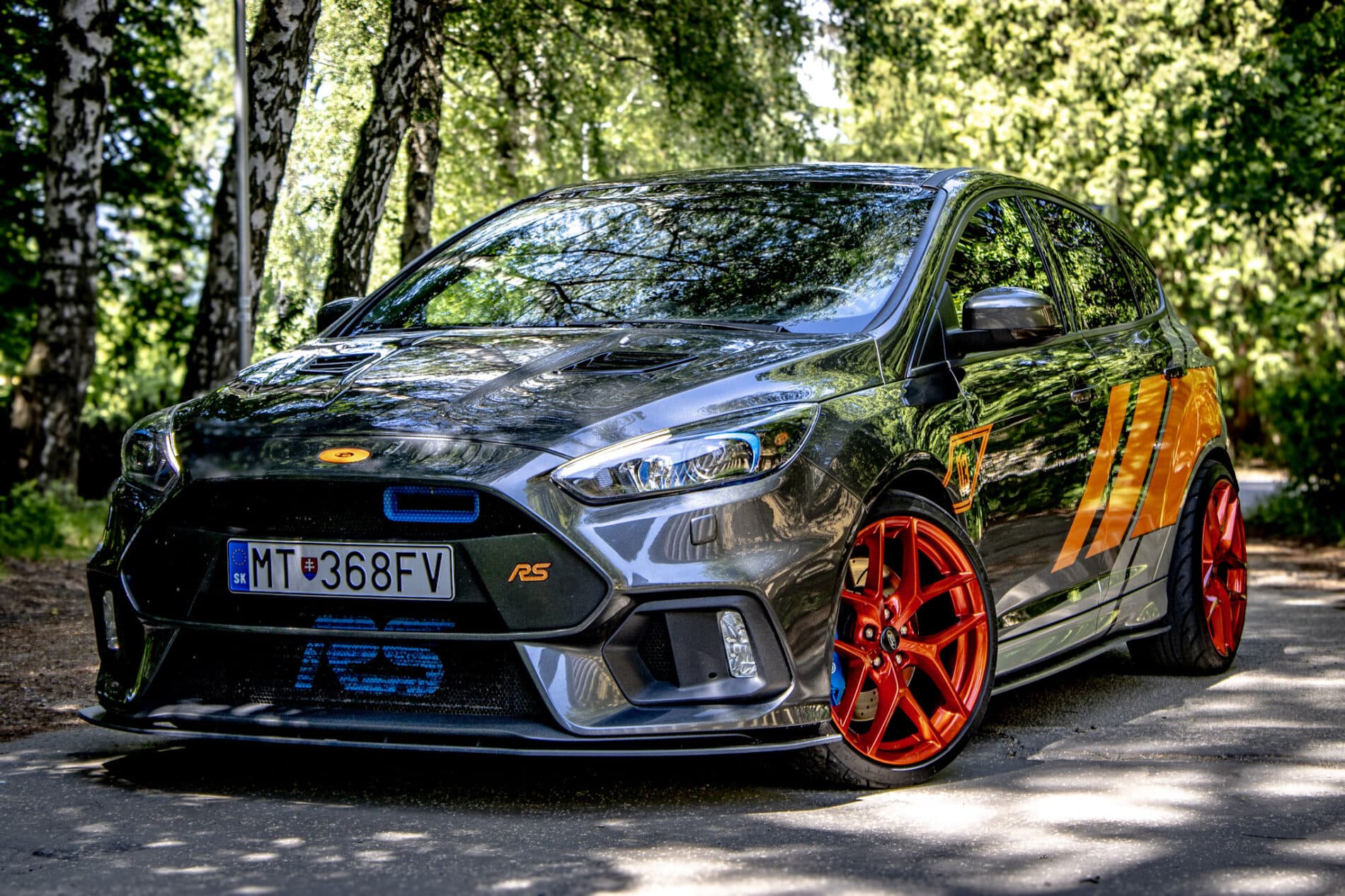 2017 Ford Focus RS, šedá hatchback, 86 326 km