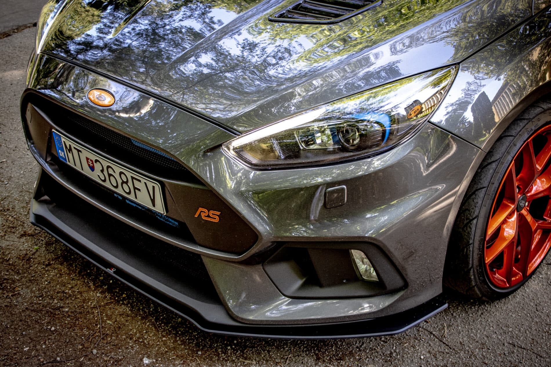 2017 Ford Focus RS, šedá hatchback, 86 326 km