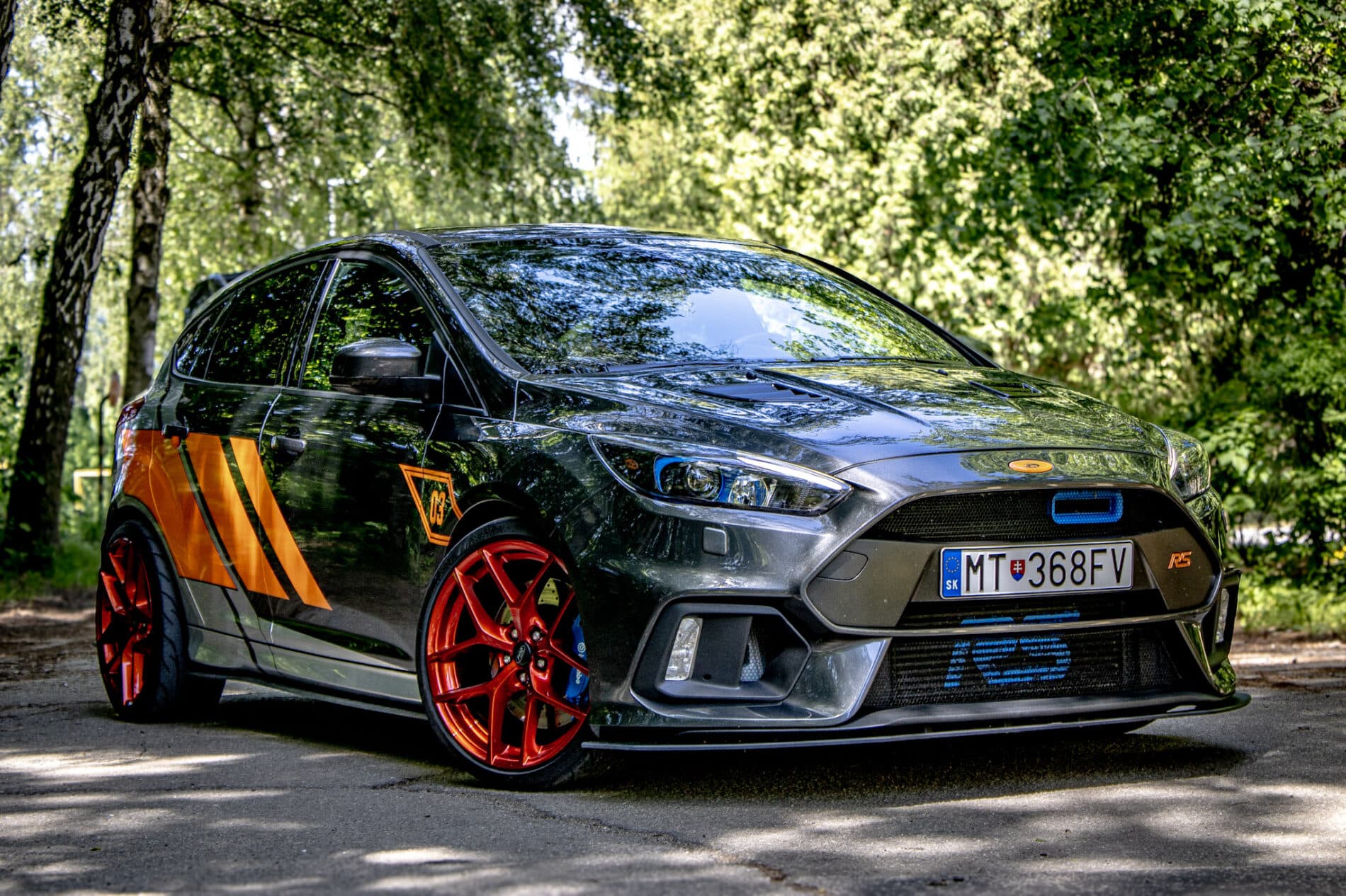 2017 Ford Focus RS, šedá hatchback, 86 326 km