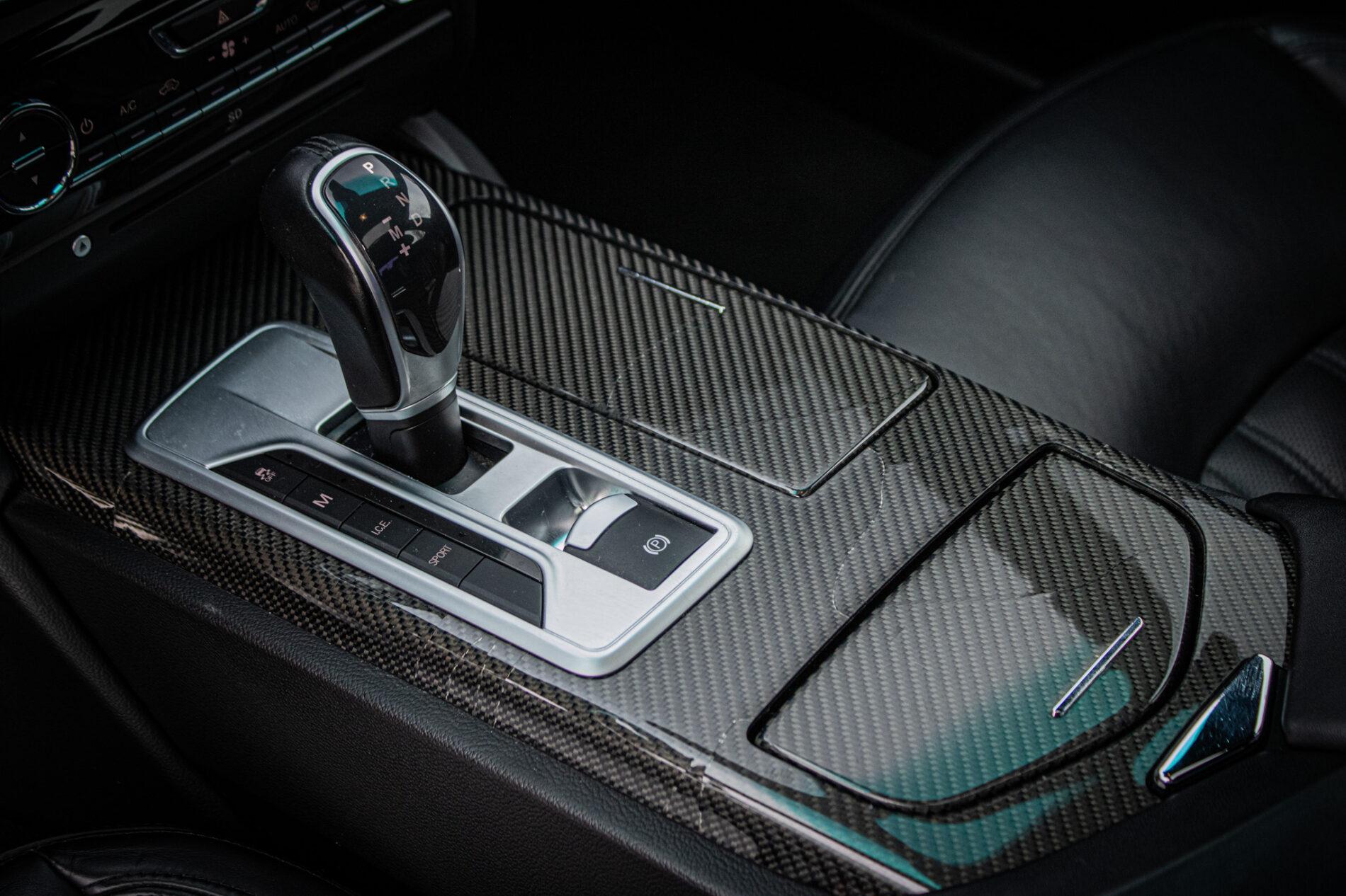 2014 Maserati Ghibli, červená sedan, 114 256 km