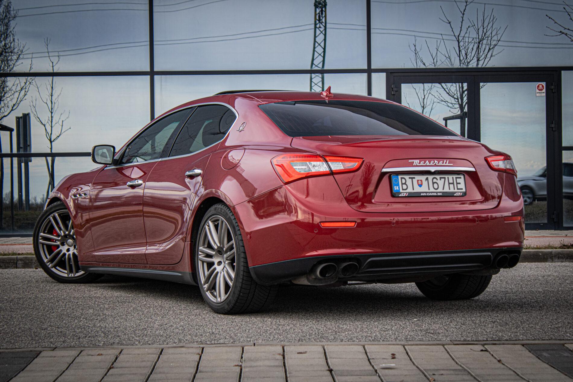 2014 Maserati Ghibli, červená sedan, 114 256 km