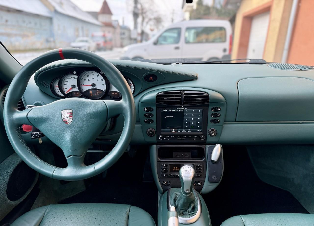 2001 Porsche 996 Carrera / 4, černá kupé, 141 977 km