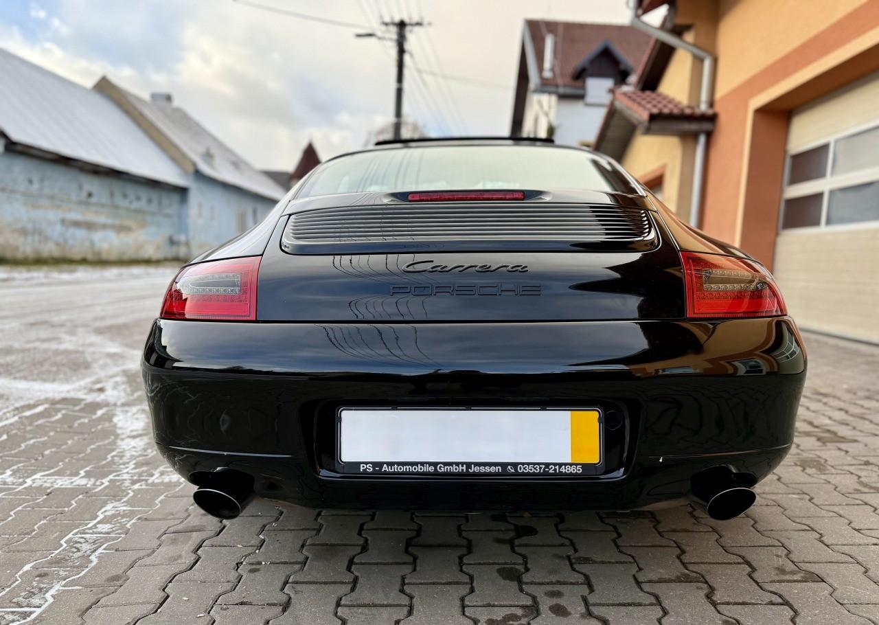 2001 Porsche 996 Carrera / 4, černá kupé, 141 977 km