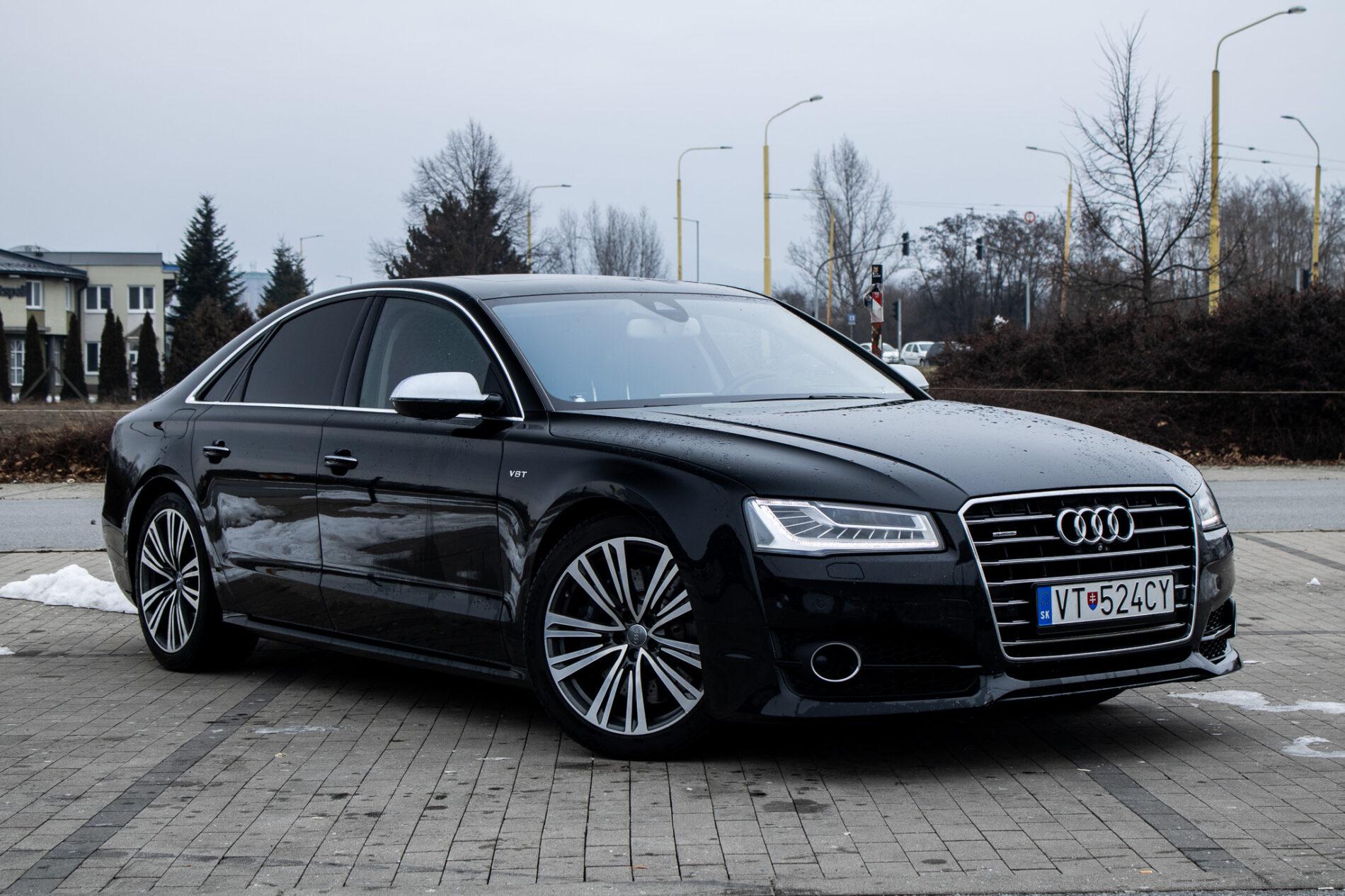 2016 AUDI A8, černá sedan, 186 825 km