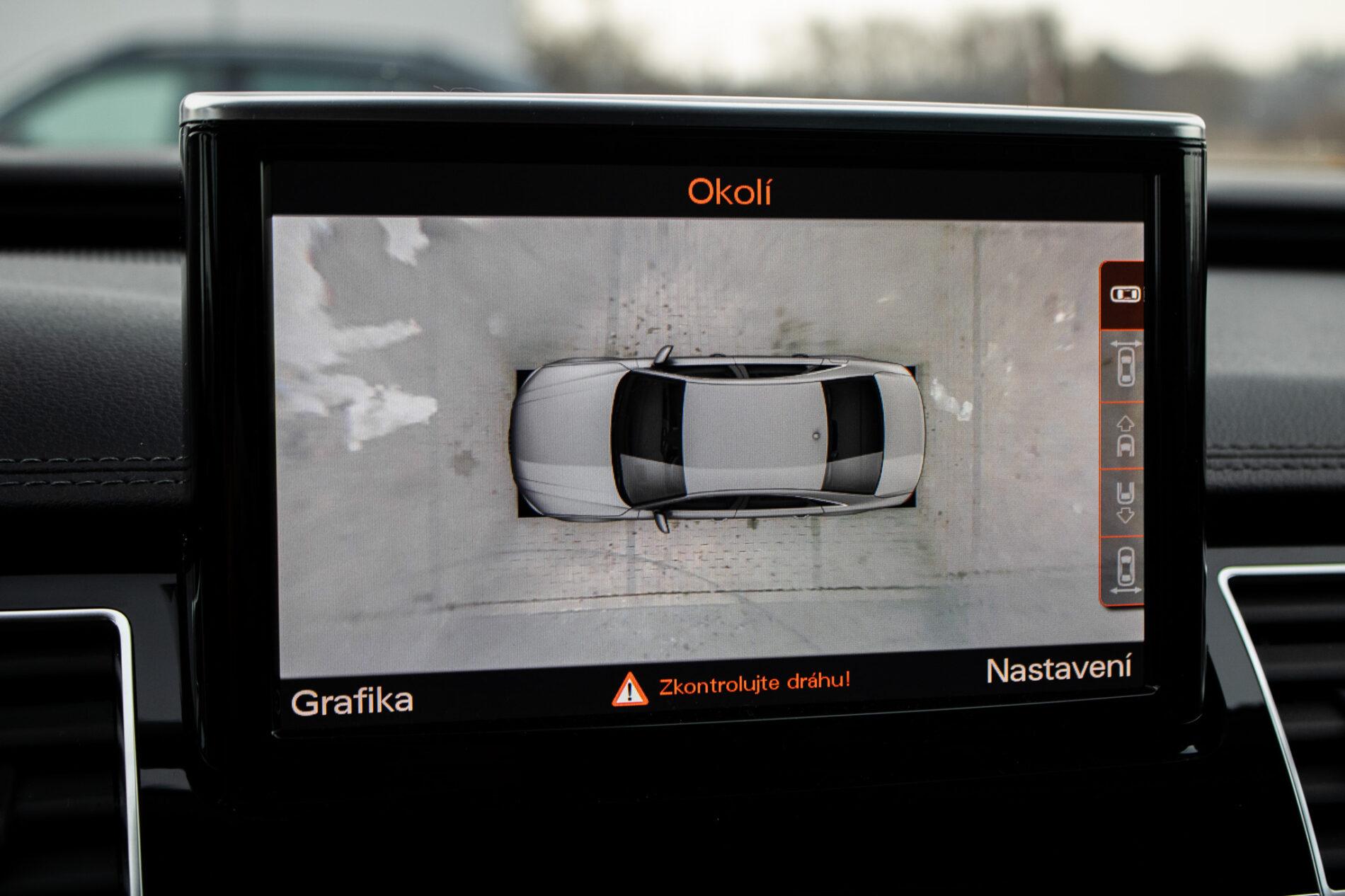 2016 AUDI A8, černá sedan, 186 825 km