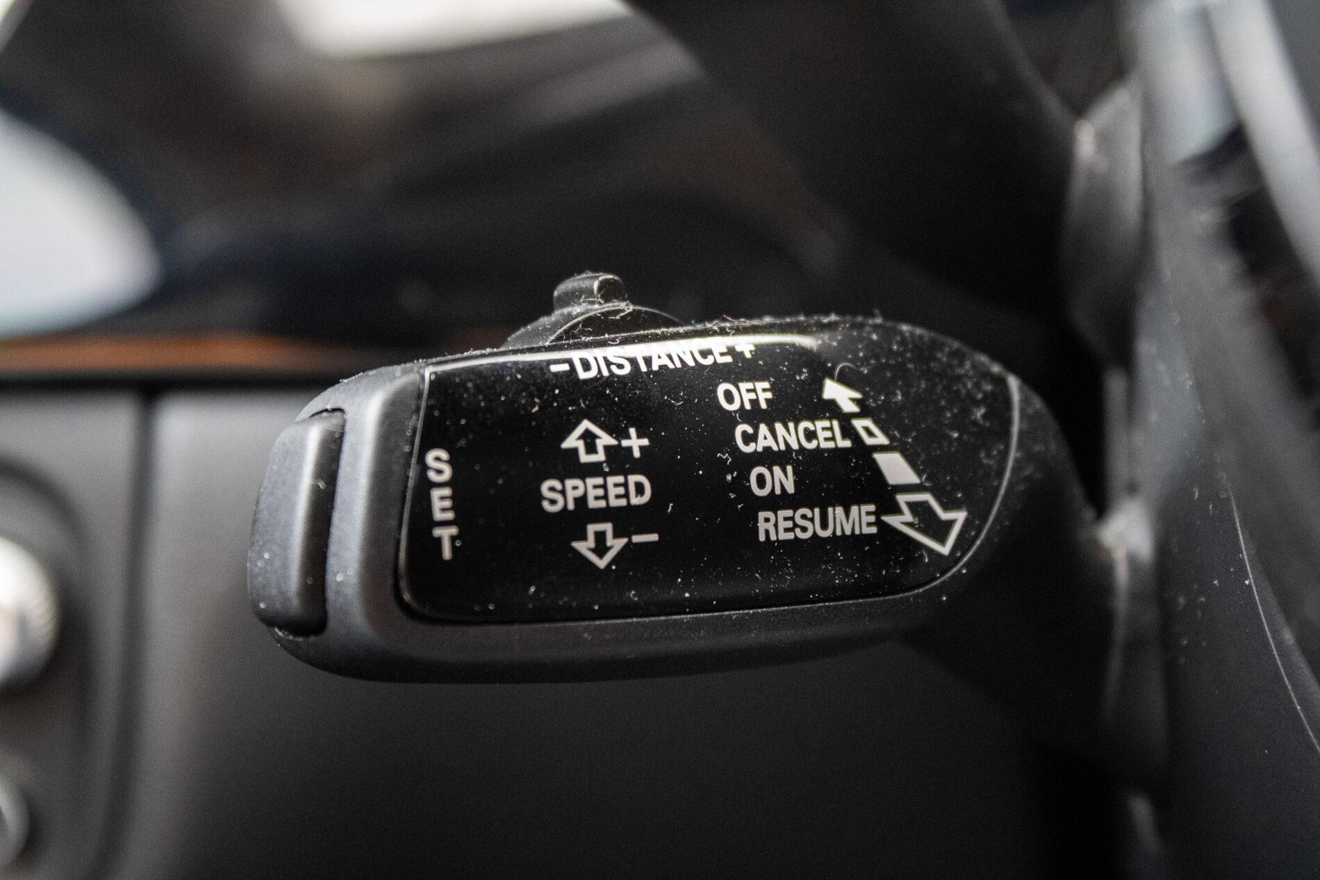 2016 AUDI A8, černá sedan, 186 825 km