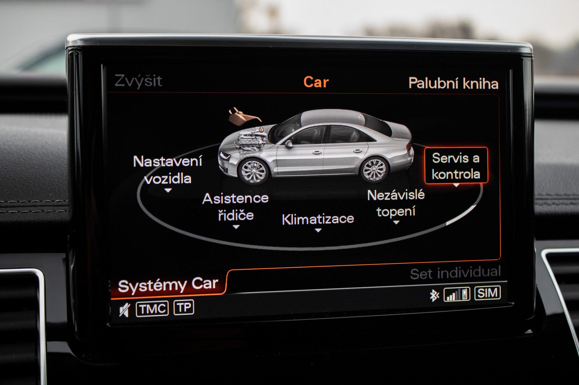 2016 AUDI A8, černá sedan, 186 825 km