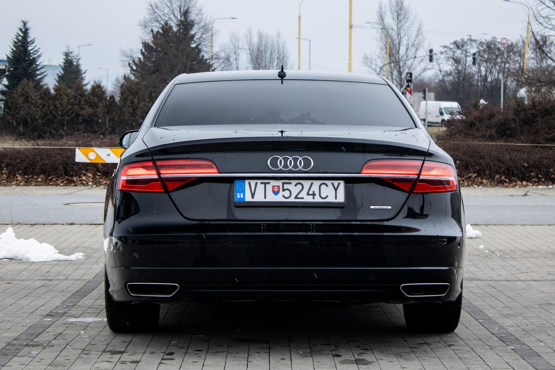 2016 AUDI A8, černá sedan, 186 825 km