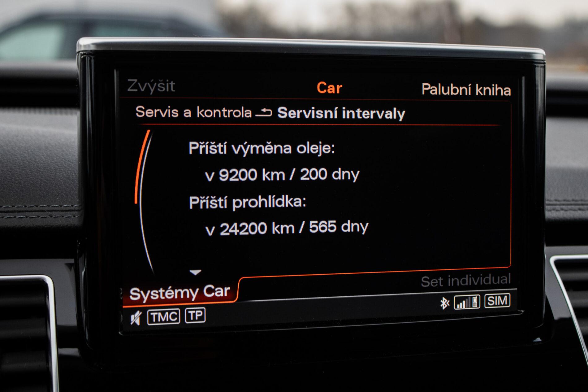 2016 AUDI A8, černá sedan, 186 825 km