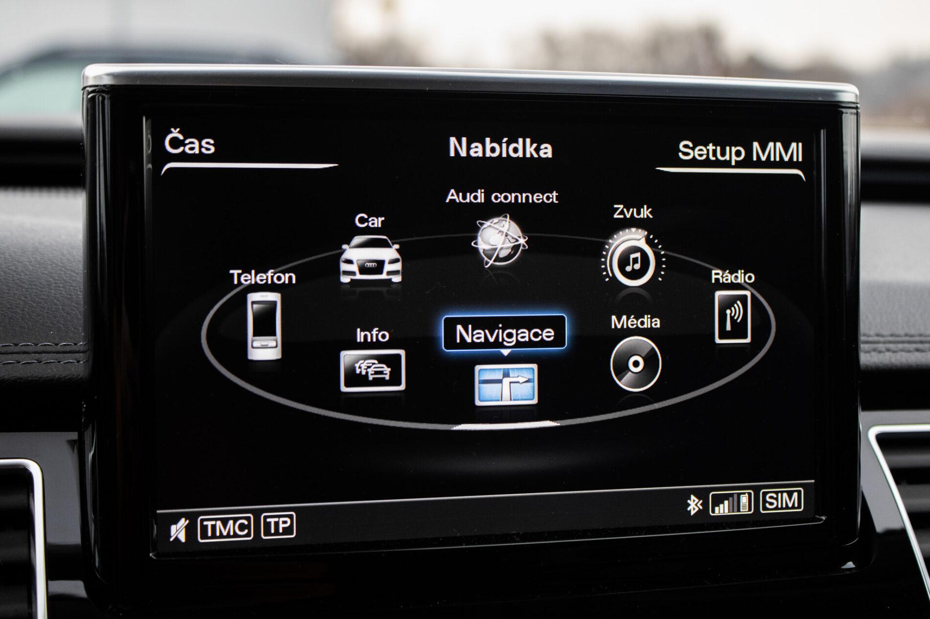 2016 AUDI A8, černá sedan, 186 825 km