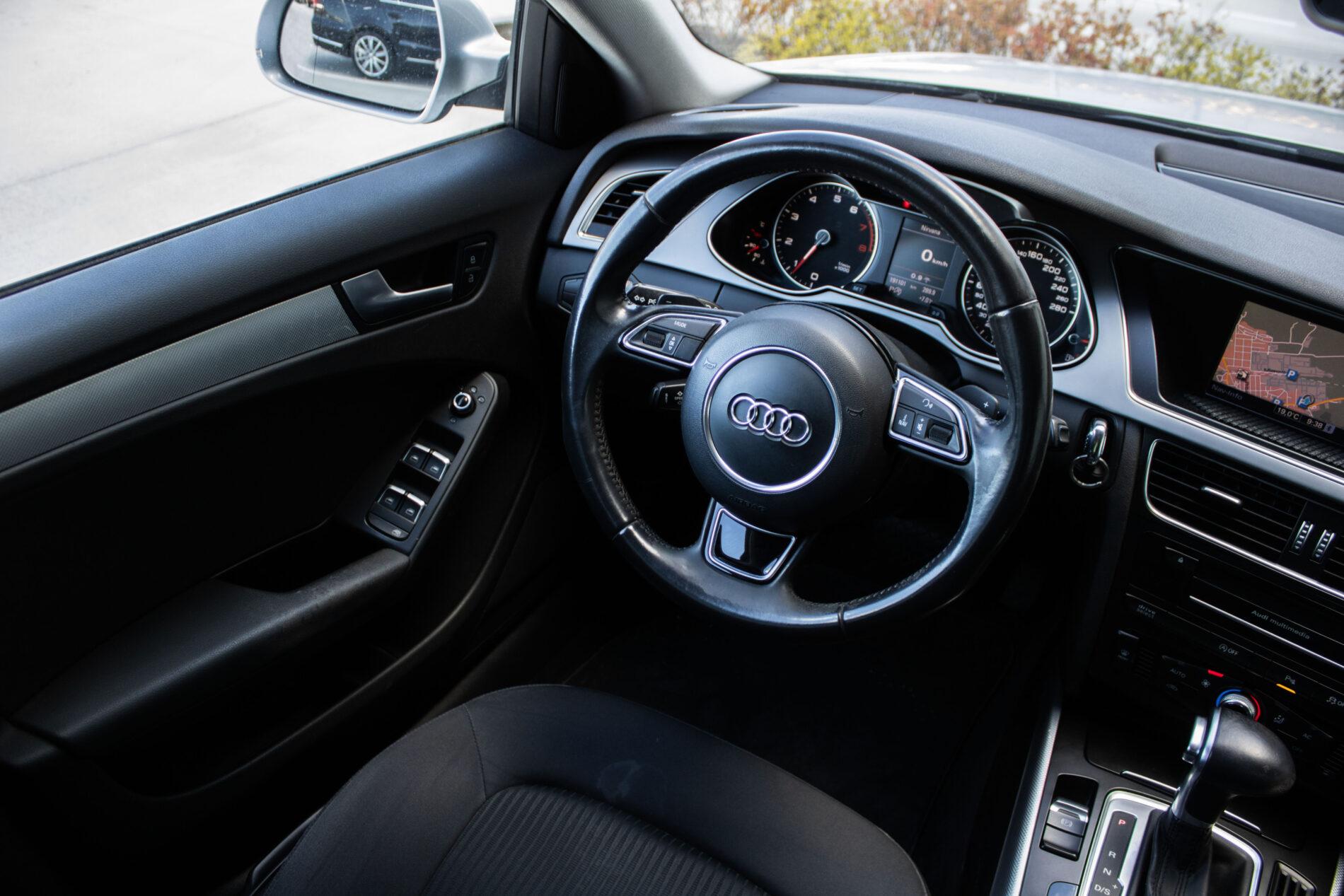 2012 AUDI A4, stříbrná kombi, 191 100 km