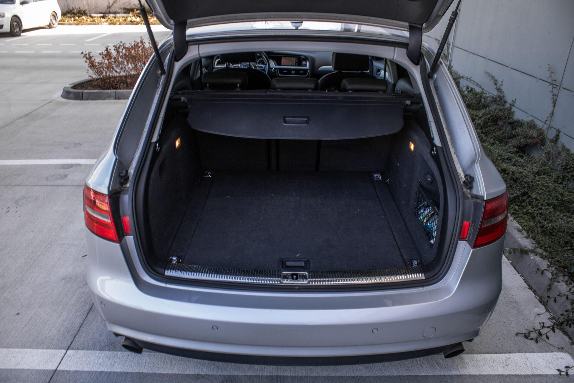2012 AUDI A4, stříbrná kombi, 191 100 km