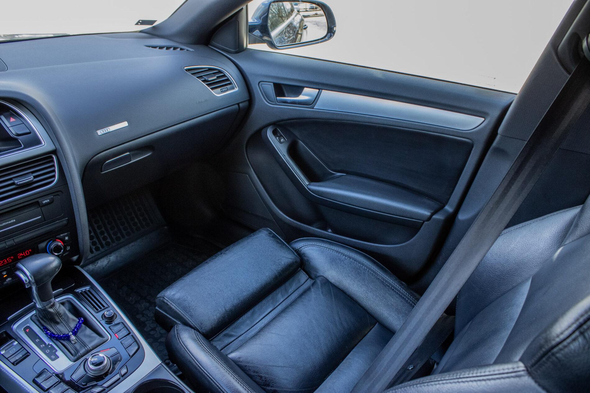 2012 AUDI A5, modrá sedan, 285 521 km