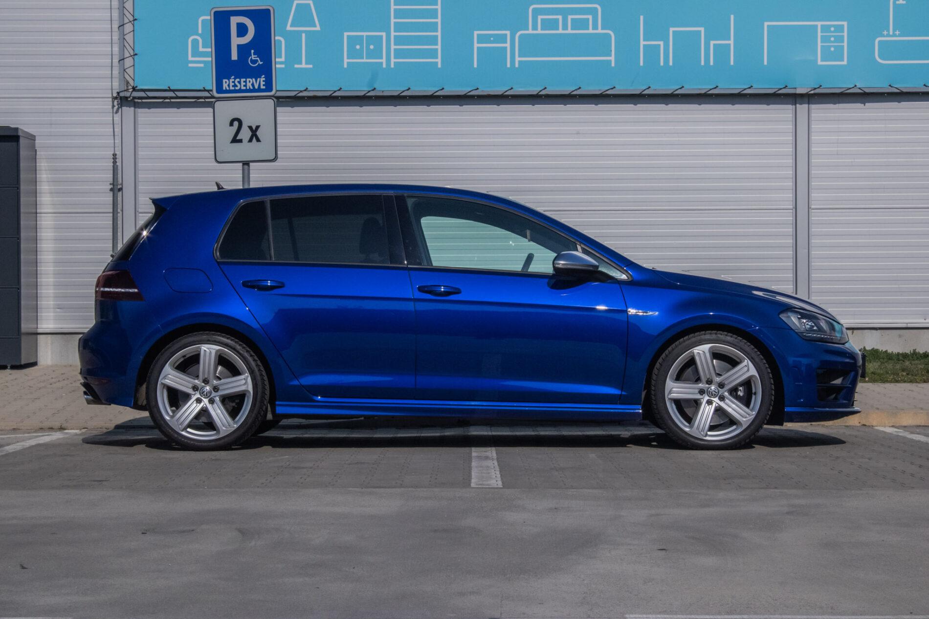 2015 Volkswagen Golf R, modrá hatchback, 136 476 km
