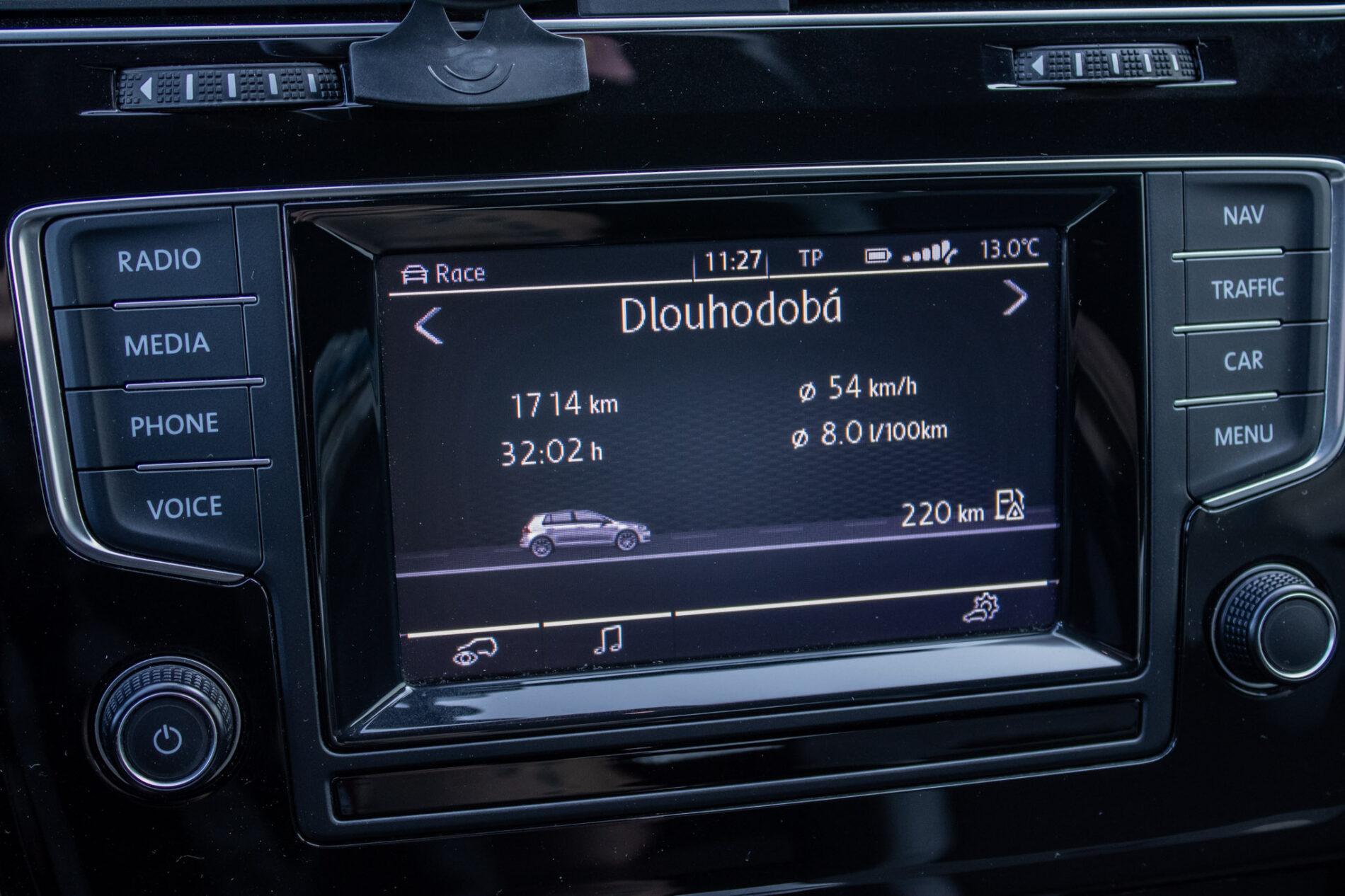 2015 Volkswagen Golf R, modrá hatchback, 136 476 km
