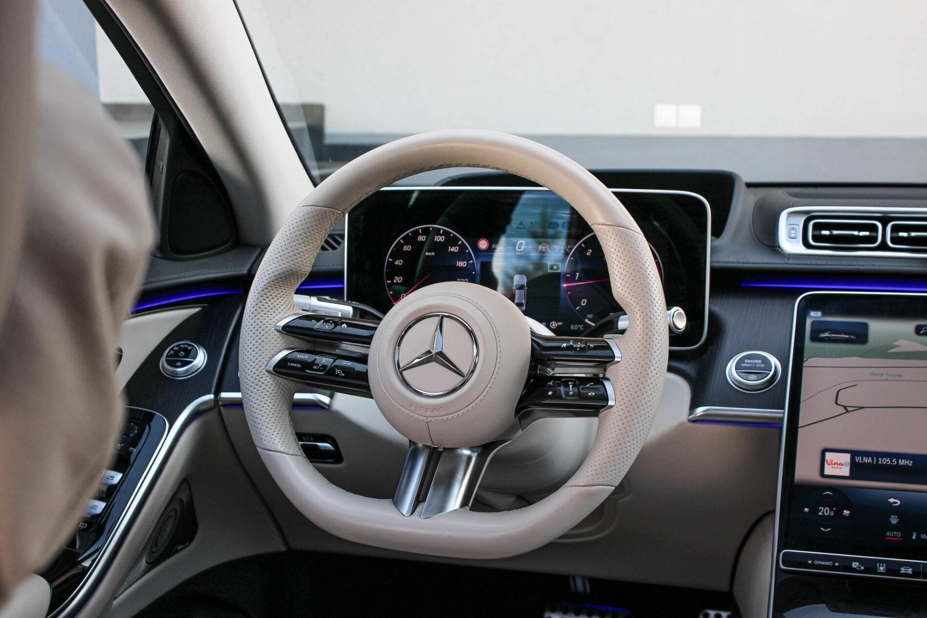 2021 Mercedes-Benz S 400d, černá sedan, 82 099 km