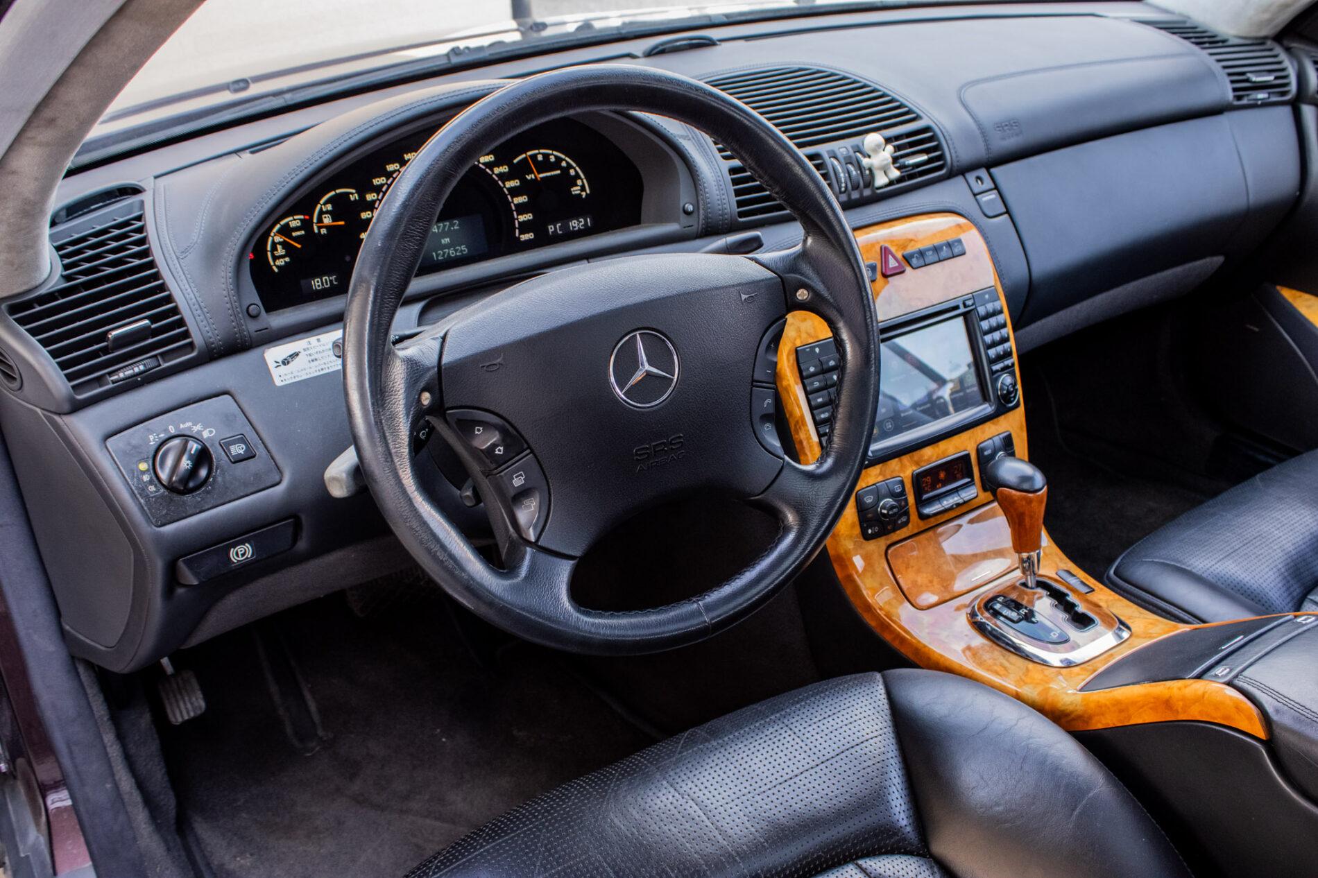 2002 Mercedes-Benz CL 55 AMG, fialová kupé, 127 625 km