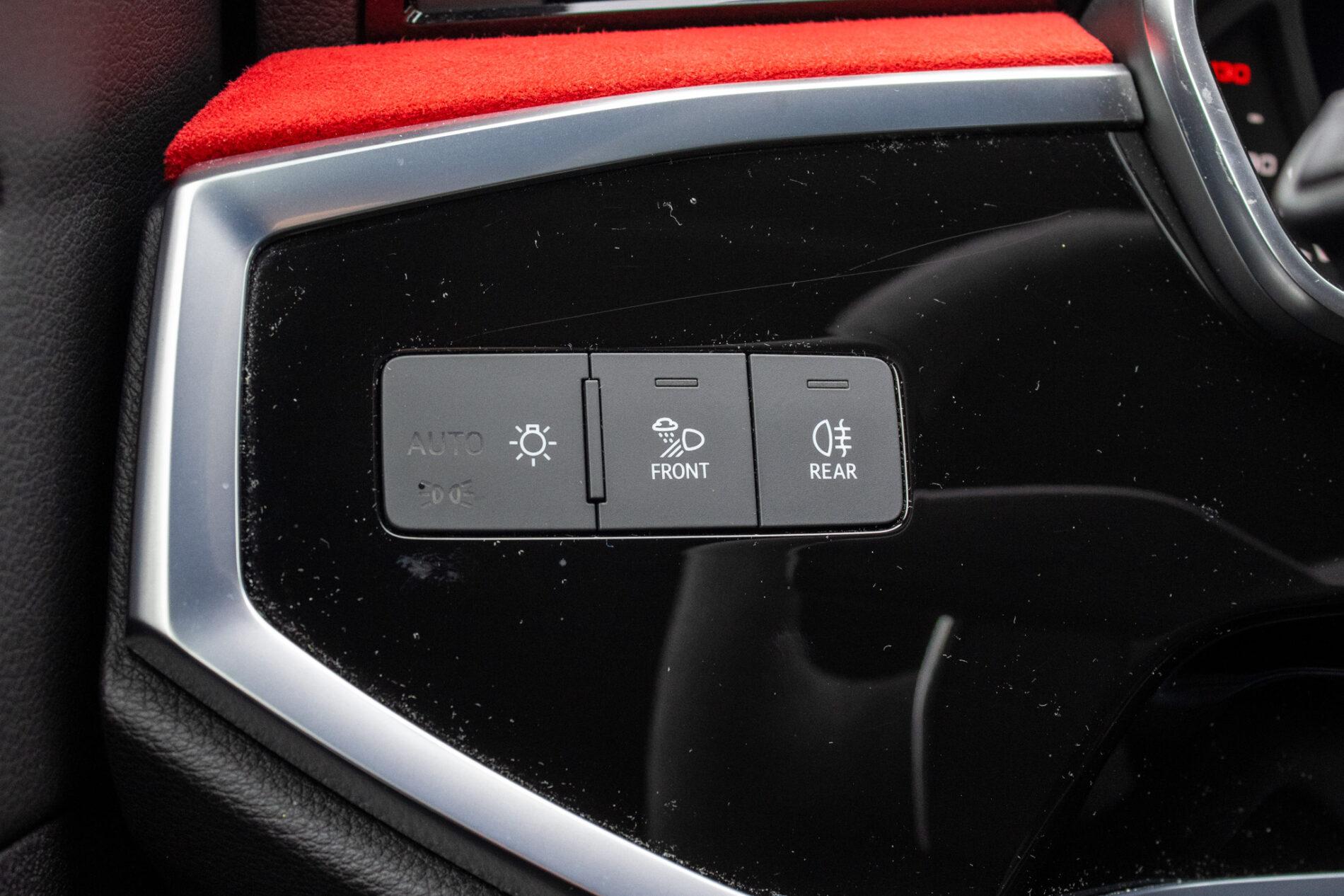 2022 AUDI RSQ3, červená suv, 26 664 km