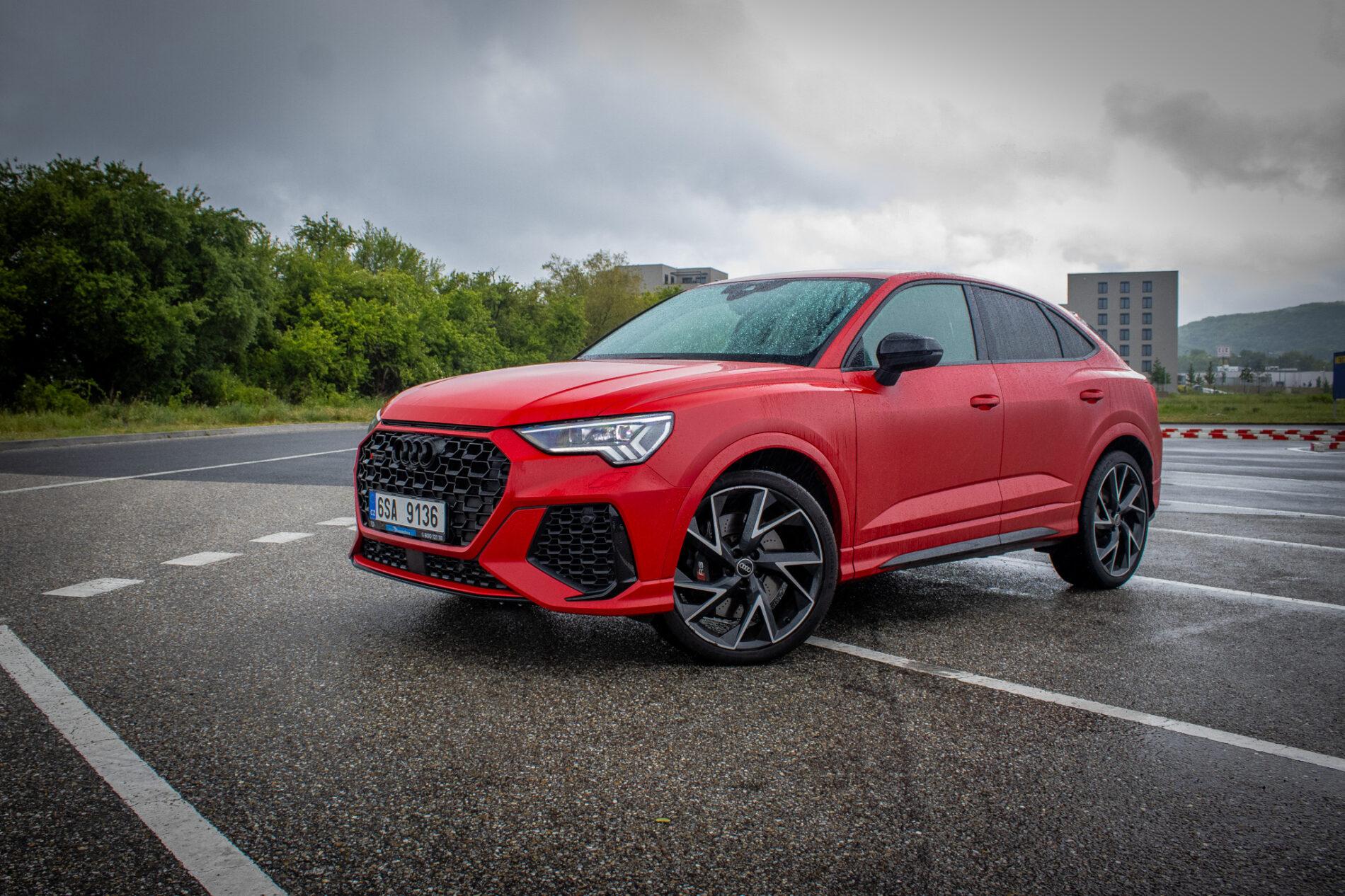 2022 AUDI RSQ3, červená suv, 26 664 km