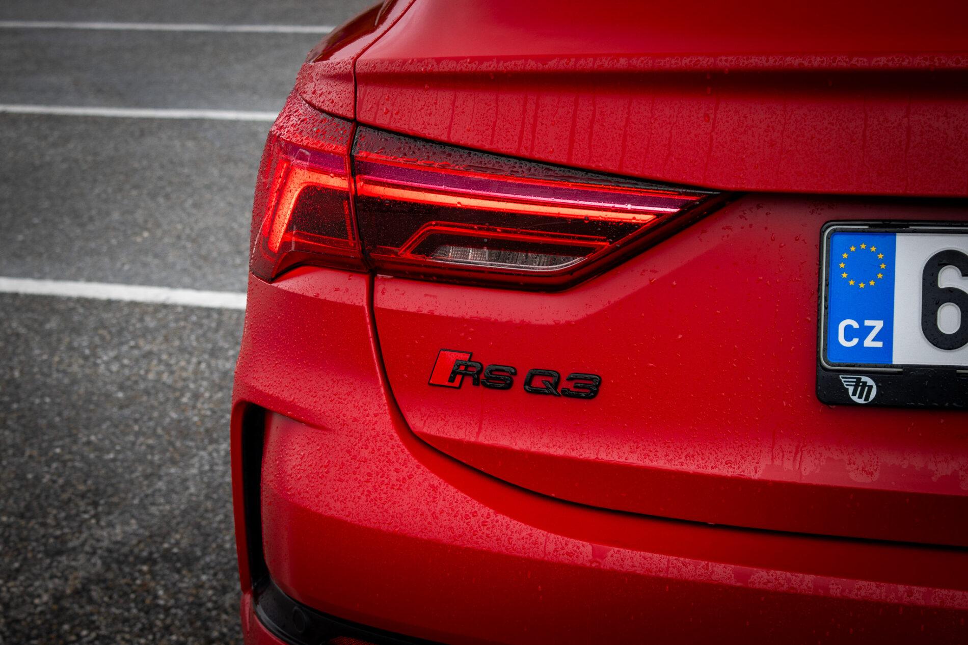 2022 AUDI RSQ3, červená suv, 26 664 km