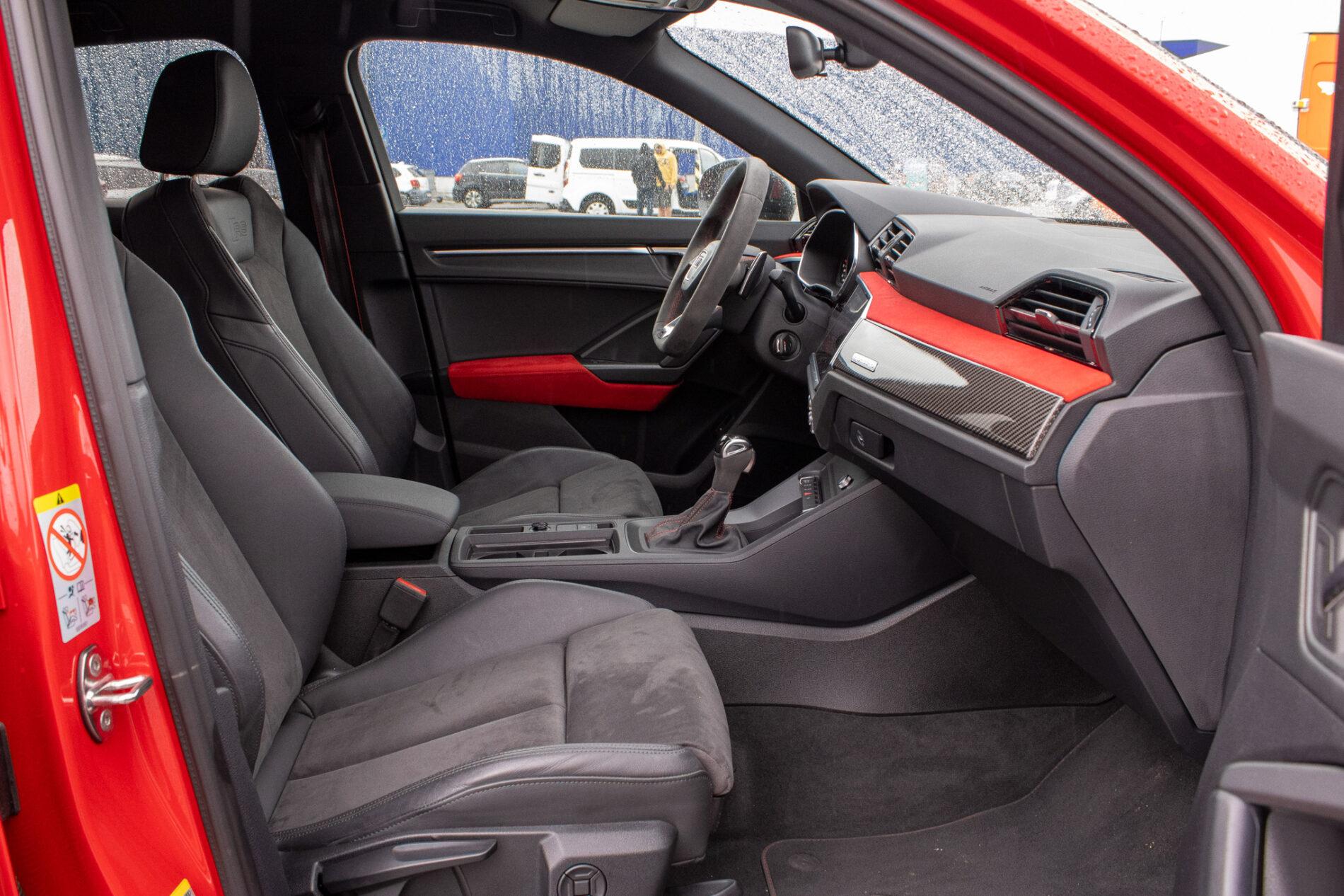 2022 AUDI RSQ3, červená suv, 26 664 km