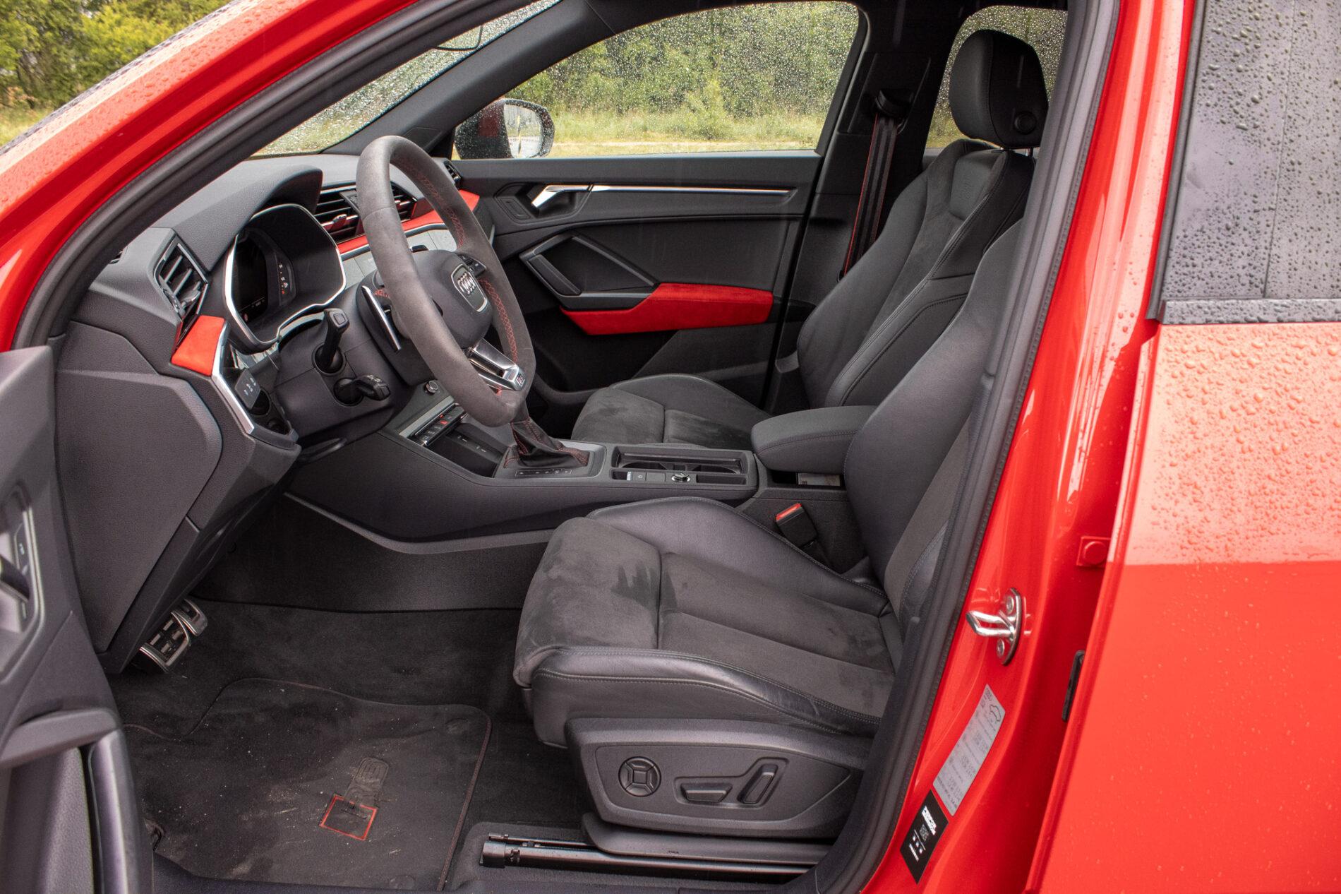 2022 AUDI RSQ3, červená suv, 26 664 km