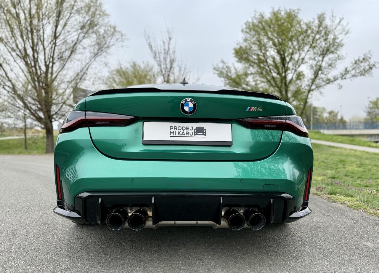 2021 BMW M4, tmavě zelená kupé, 50 600 km