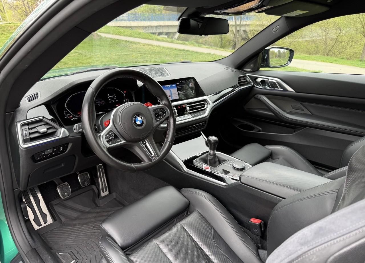2021 BMW M4, tmavě zelená kupé, 50 600 km